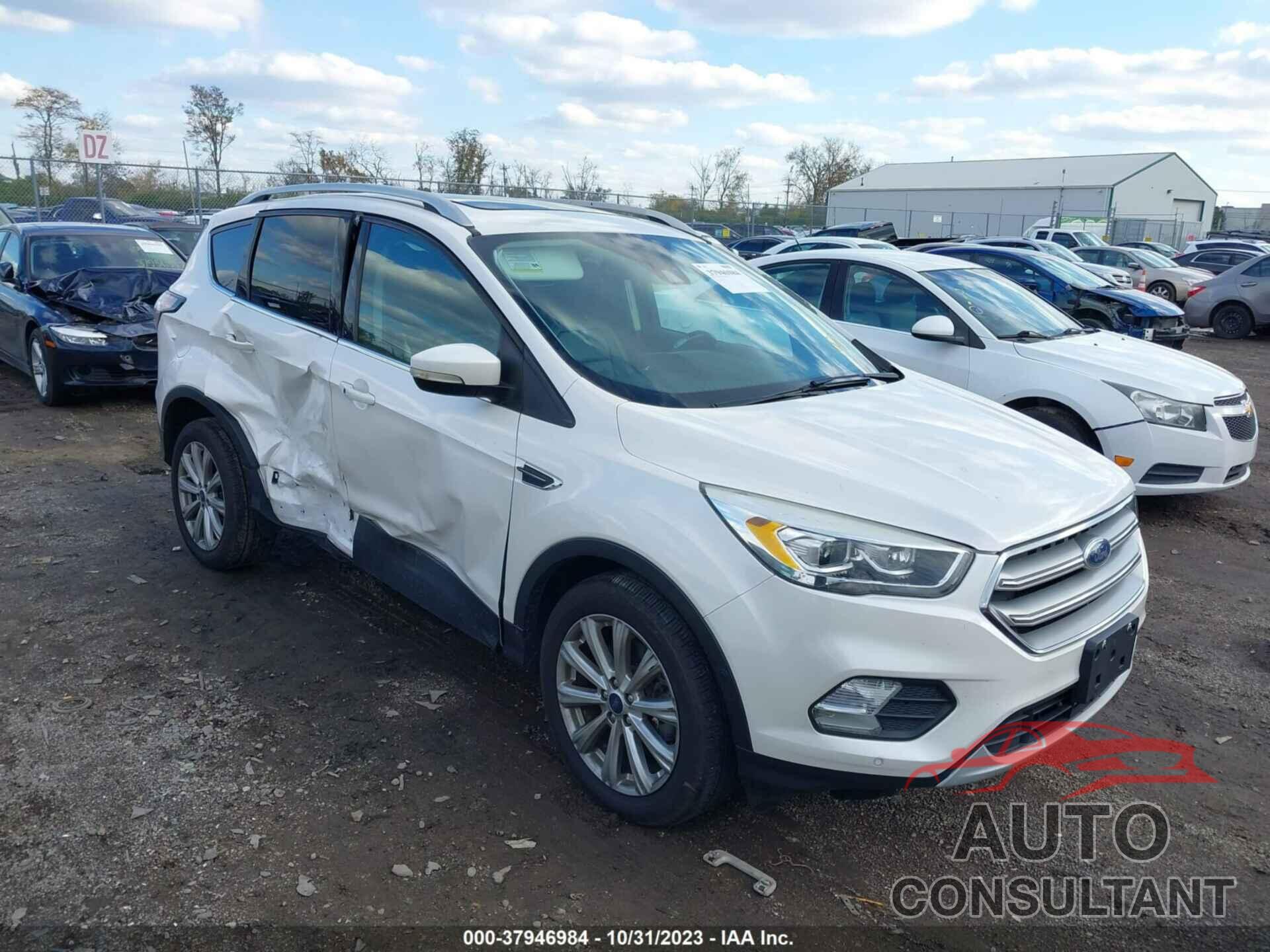 FORD ESCAPE 2017 - 1FMCU9JD1HUB51047