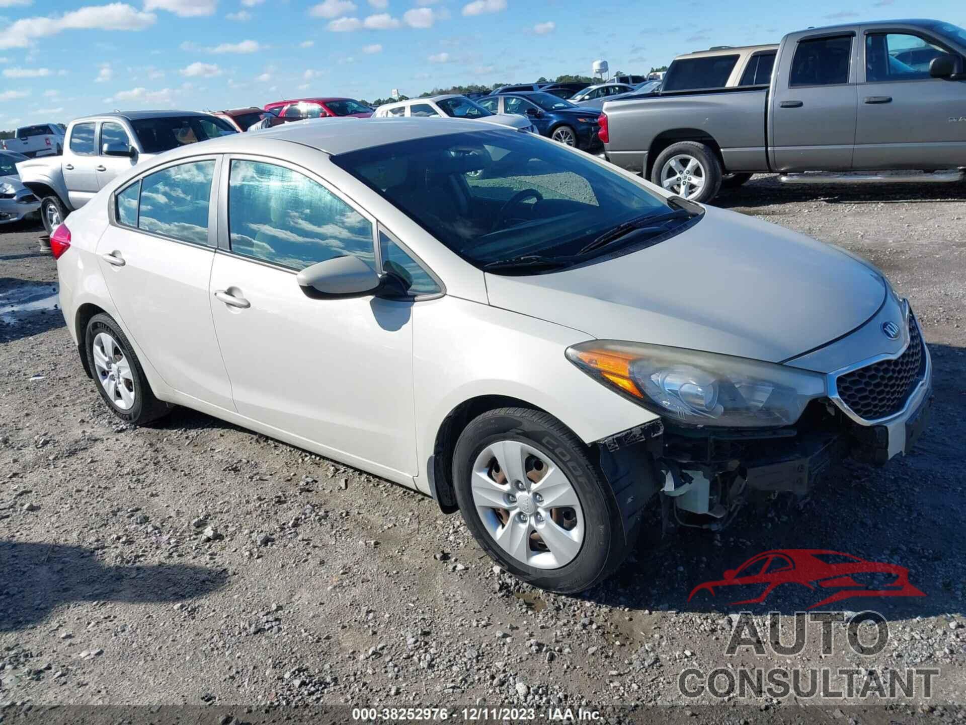 KIA FORTE 2015 - KNAFK4A67F5395852