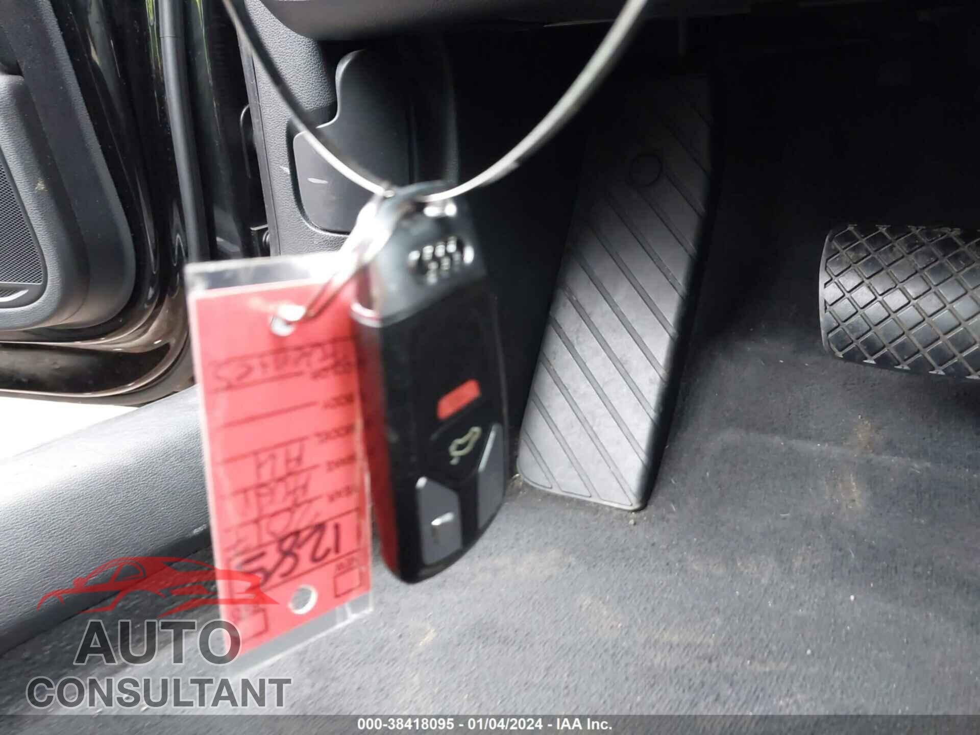 AUDI A4 2017 - WAUANAF44HN036954