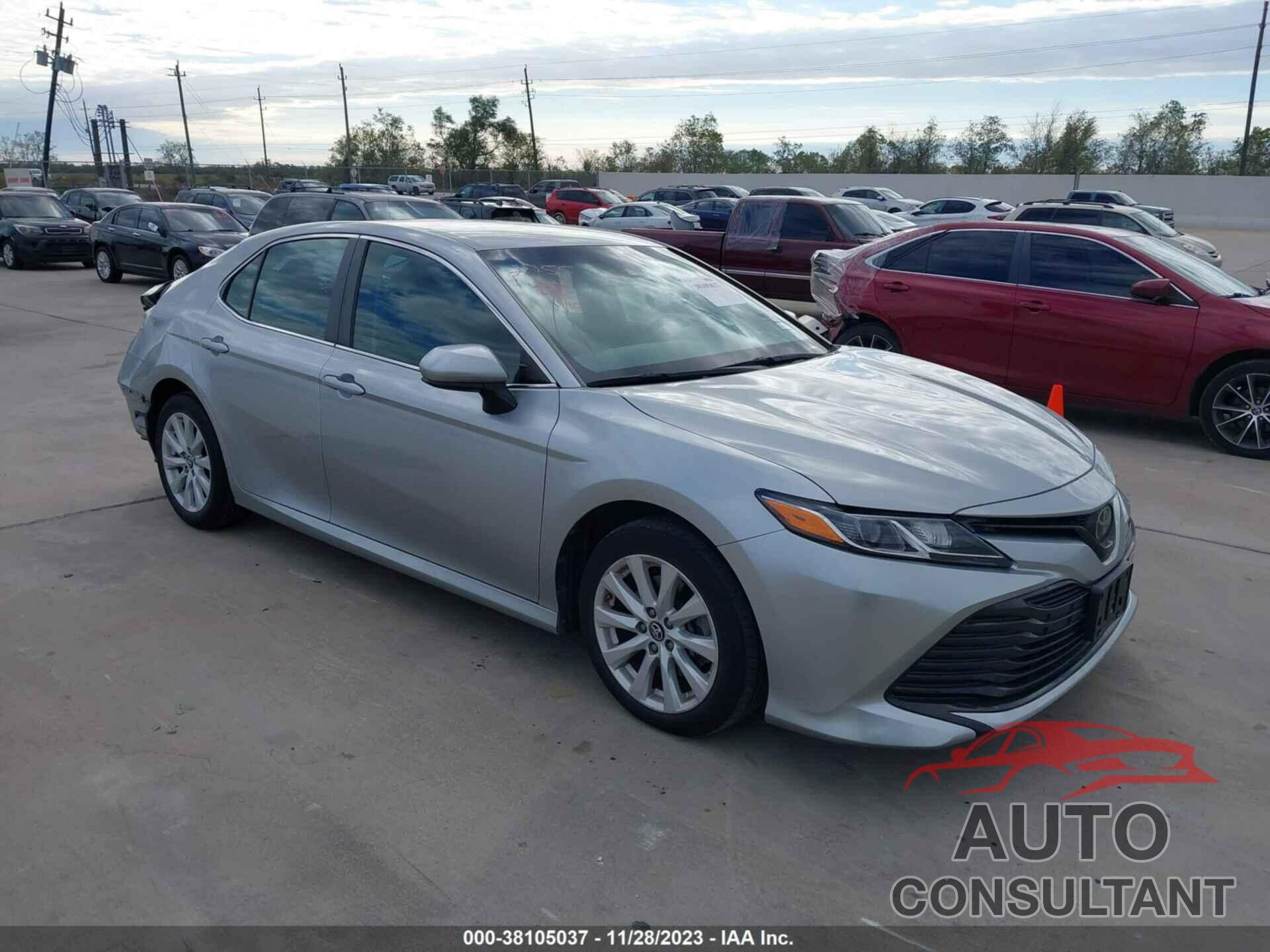 TOYOTA CAMRY 2018 - 4T1B11HK5JU593474
