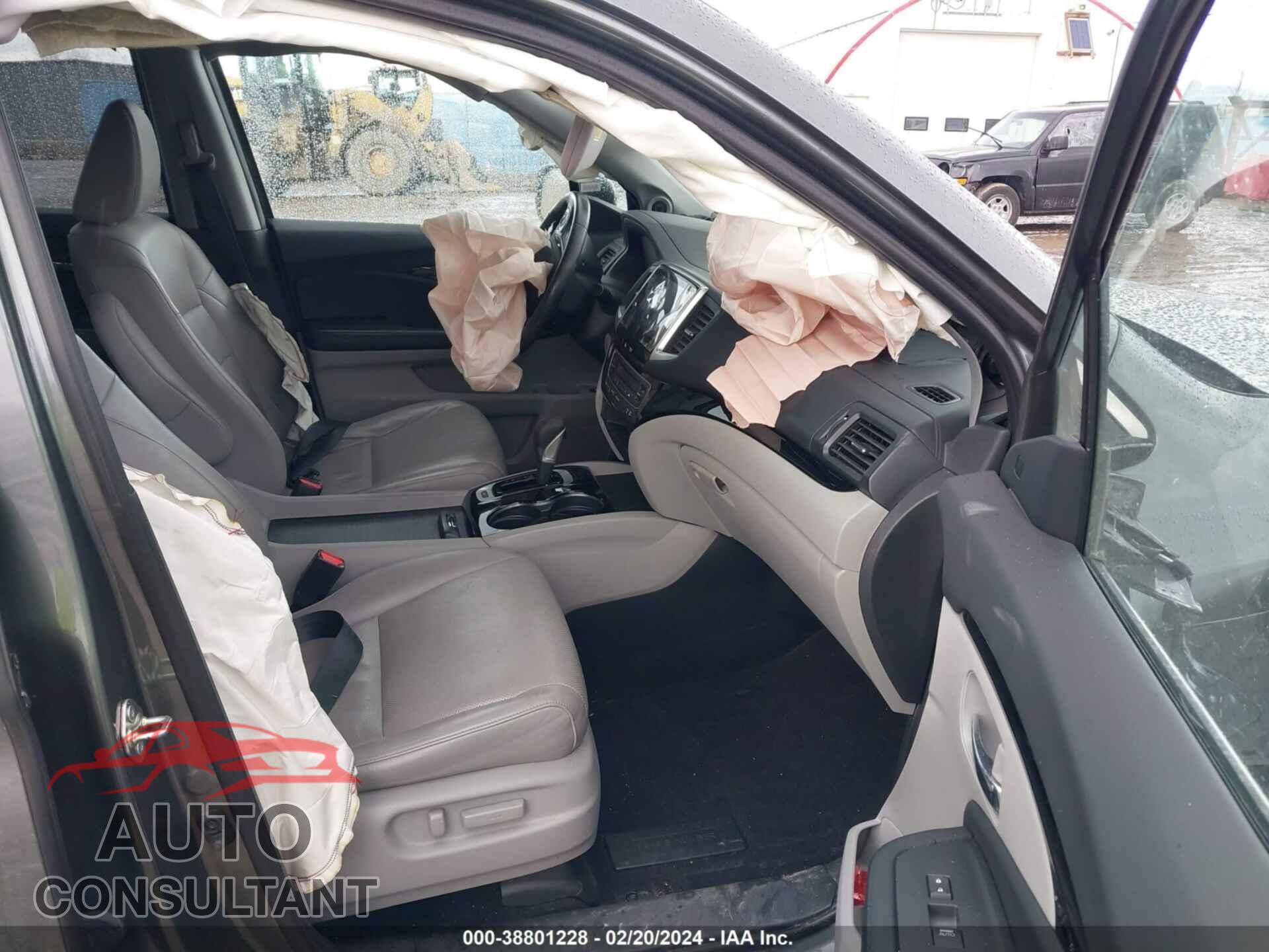 HONDA RIDGELINE 2017 - 5FPYK3F7XHB001745