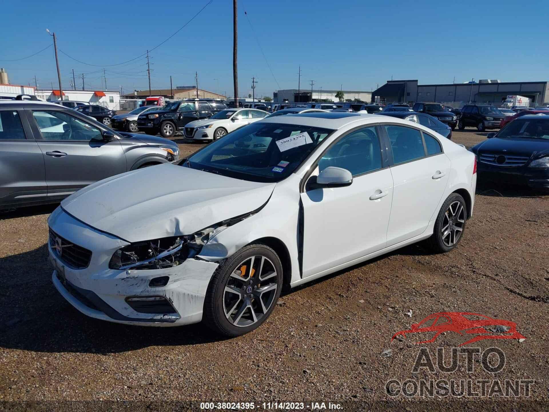 VOLVO S60 2017 - YV140MTL8H2424308