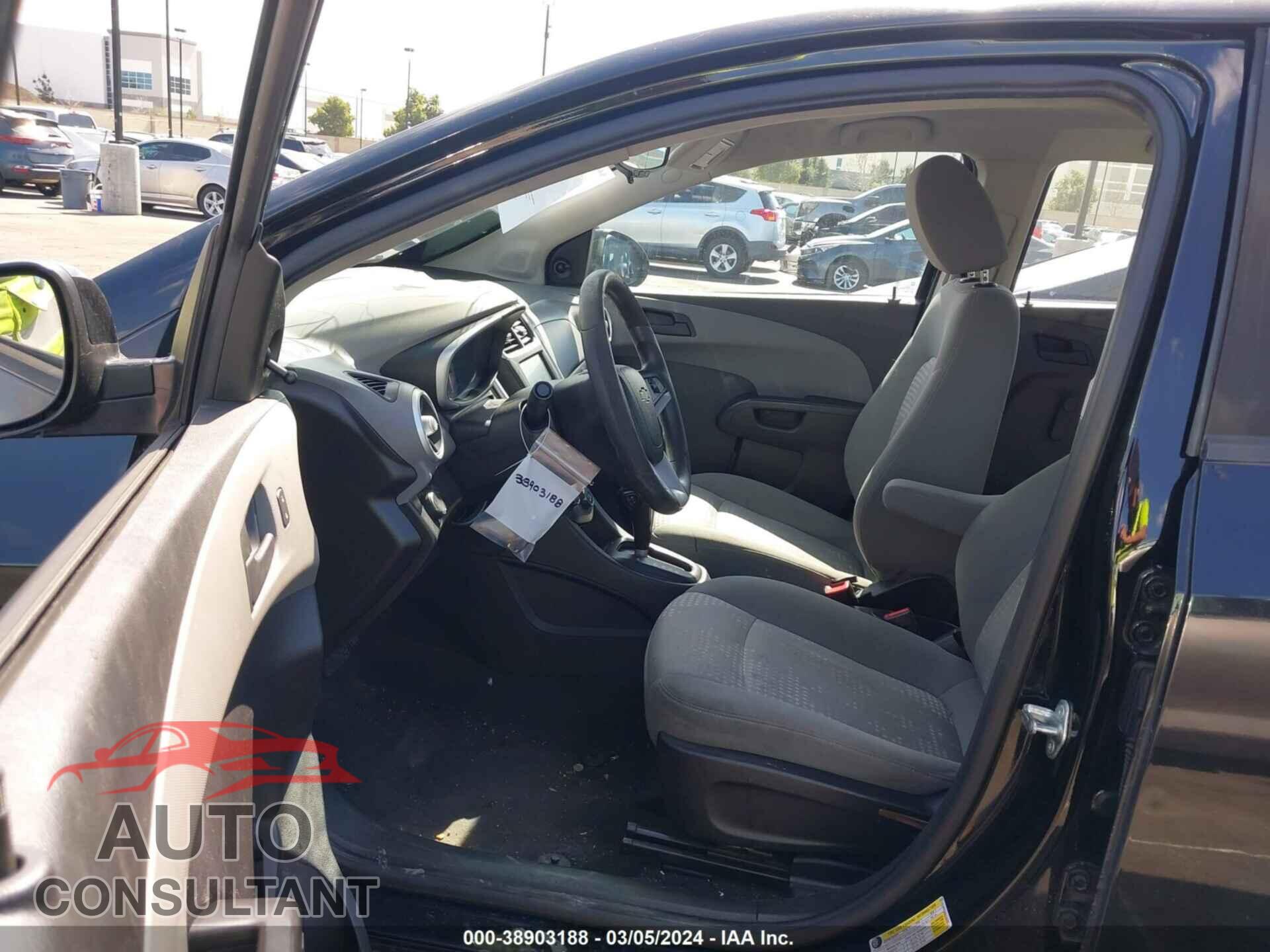 CHEVROLET SONIC 2017 - 1G1JB5SG5H4145781