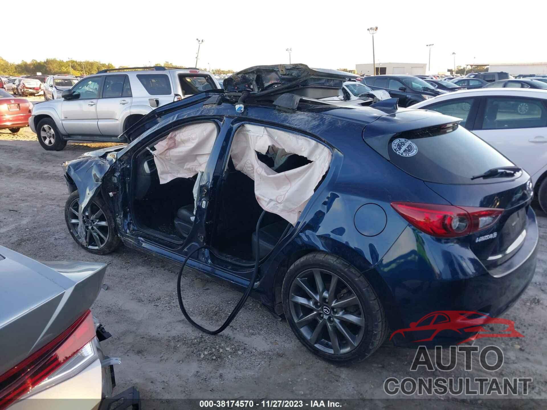 MAZDA 3 2018 - 3MZBN1L3XJM251805