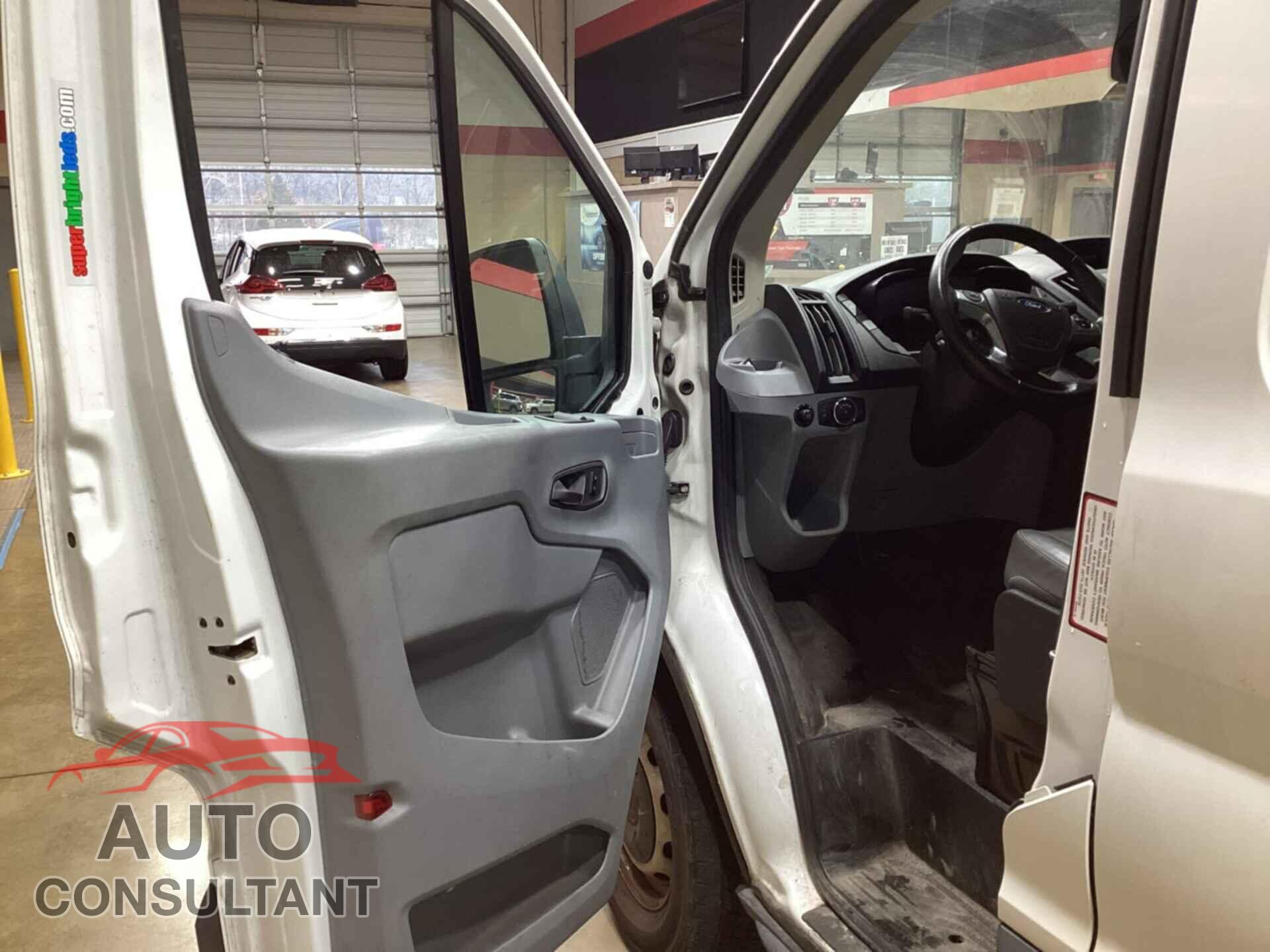 FORD TRANSIT 2017 - 1FTYR1YM9HKB33250
