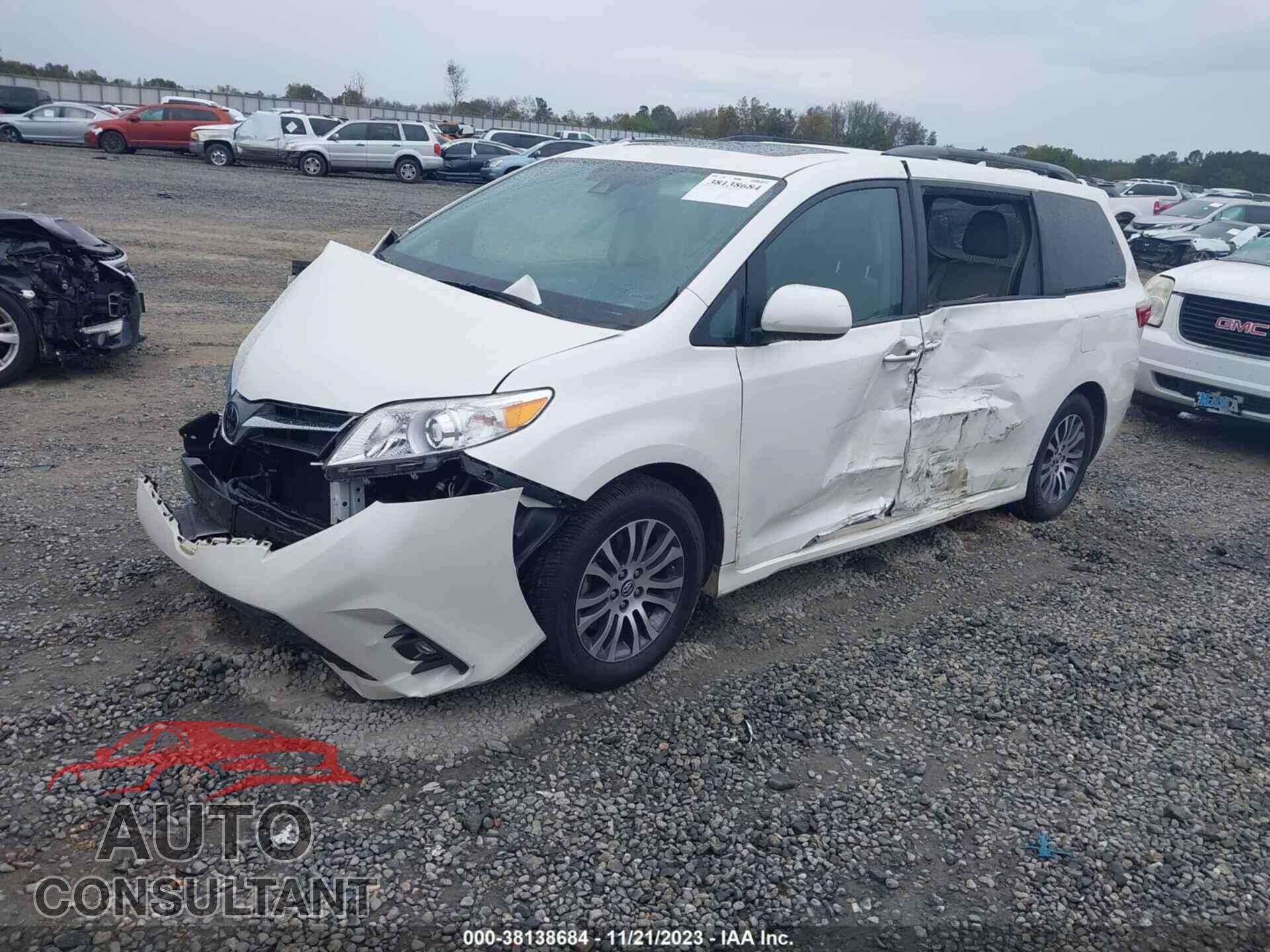 TOYOTA SIENNA 2018 - 5TDYZ3DC2JS950664