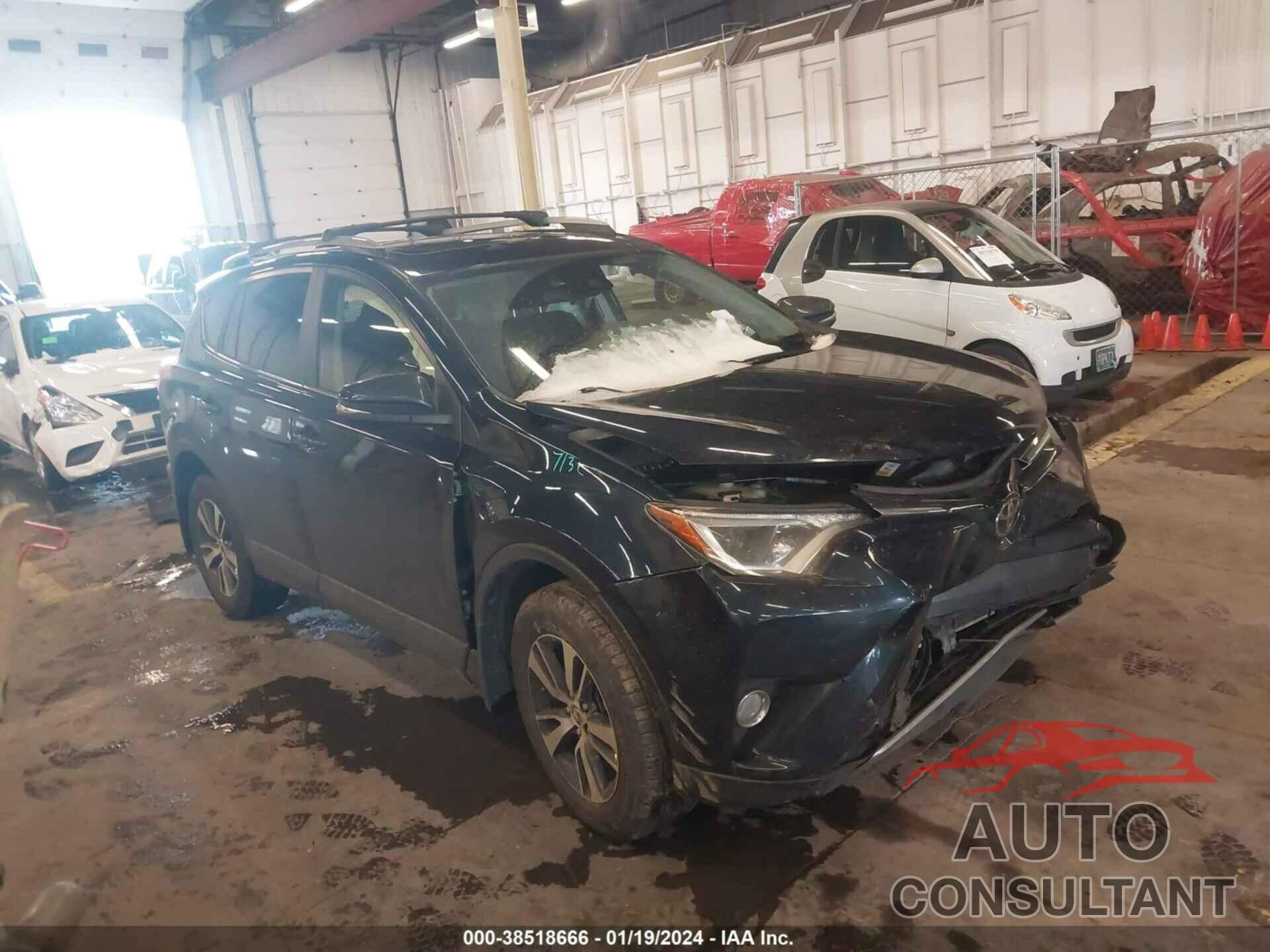 TOYOTA RAV4 2017 - JTMRFREV1HJ709234