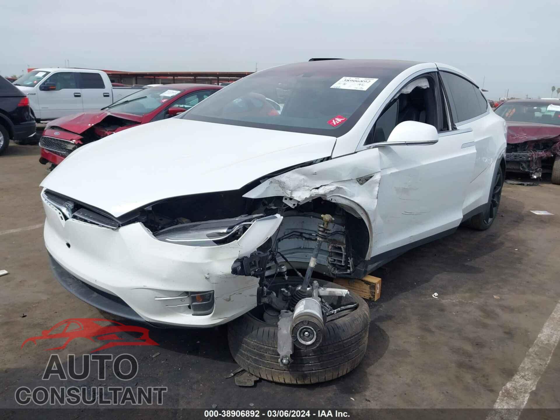 TESLA MODEL X 2016 - 5YJXCAE28GF005173