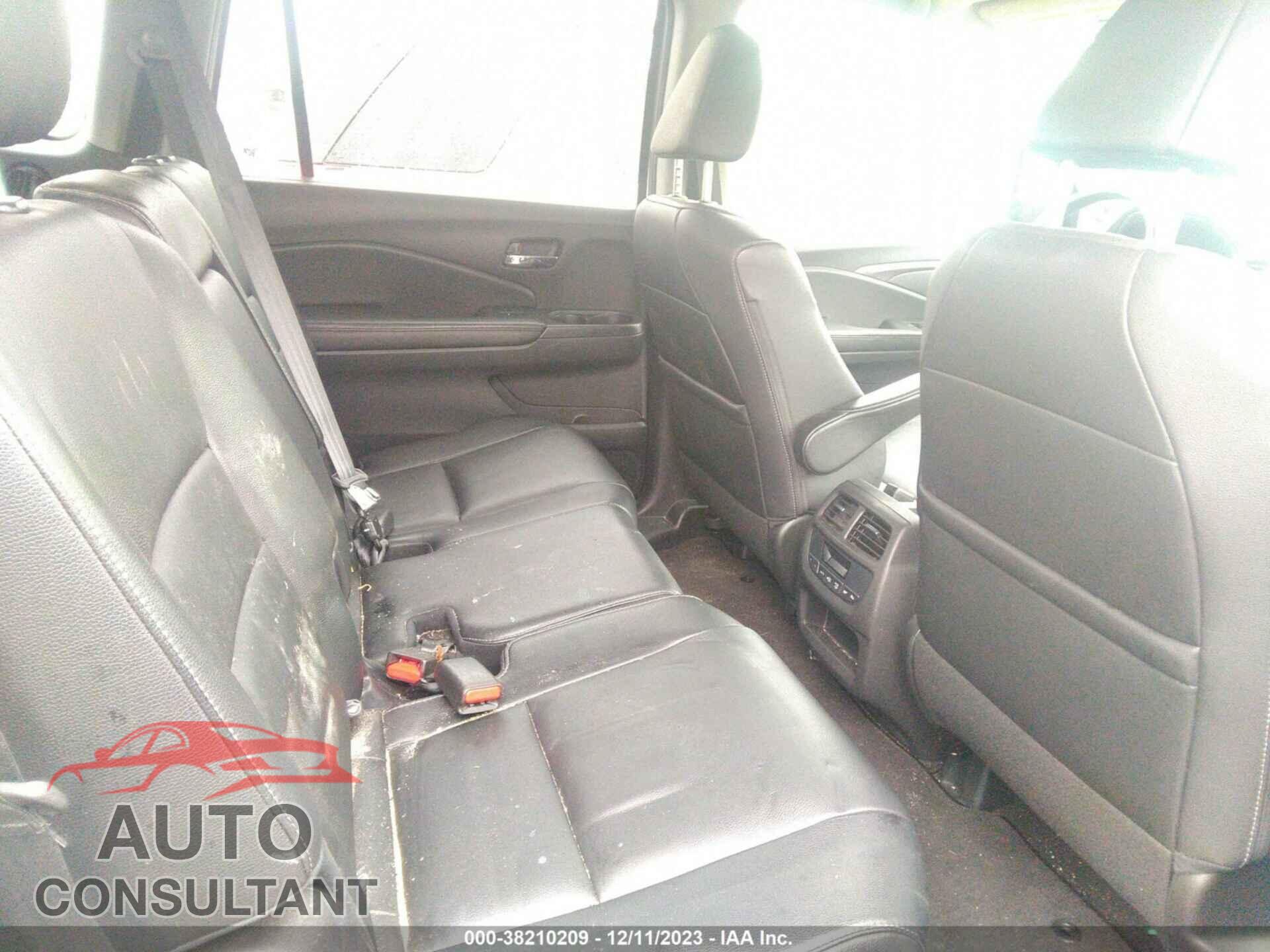 HONDA PILOT 2017 - 5FNYF6H52HB055020