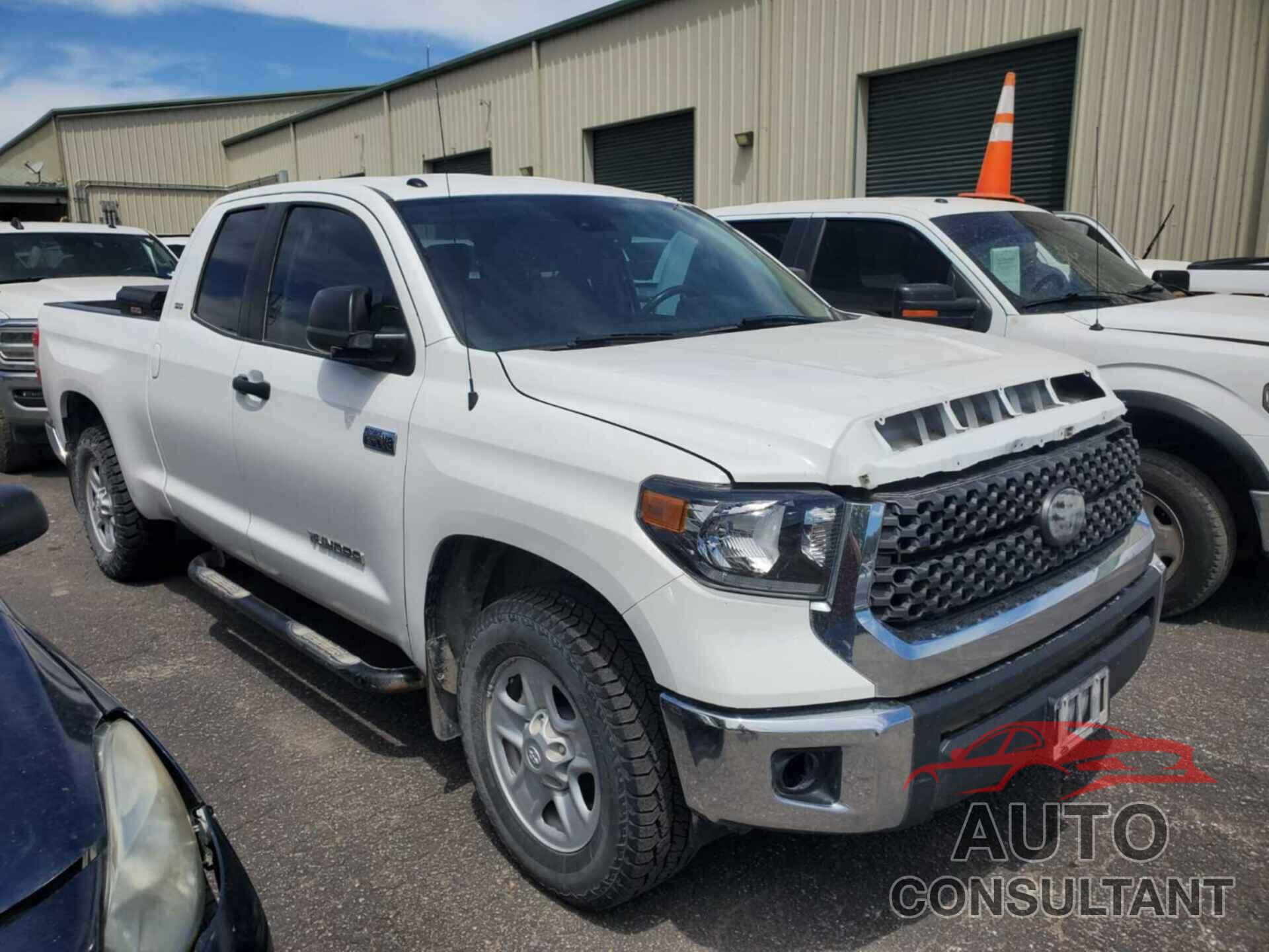 TOYOTA TUNDRA 2019 - 5TFUW5F17KX812628