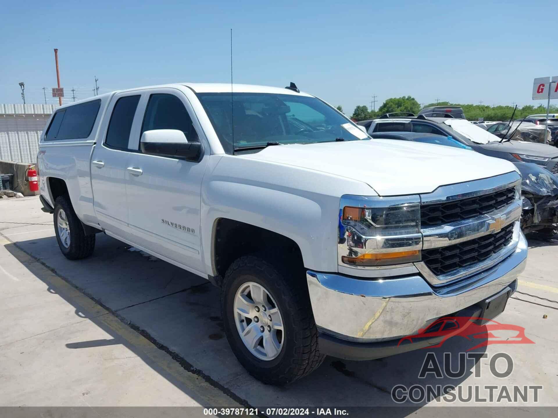CHEVROLET SILVERADO 1500 2018 - 1GCVKREC3JZ204022