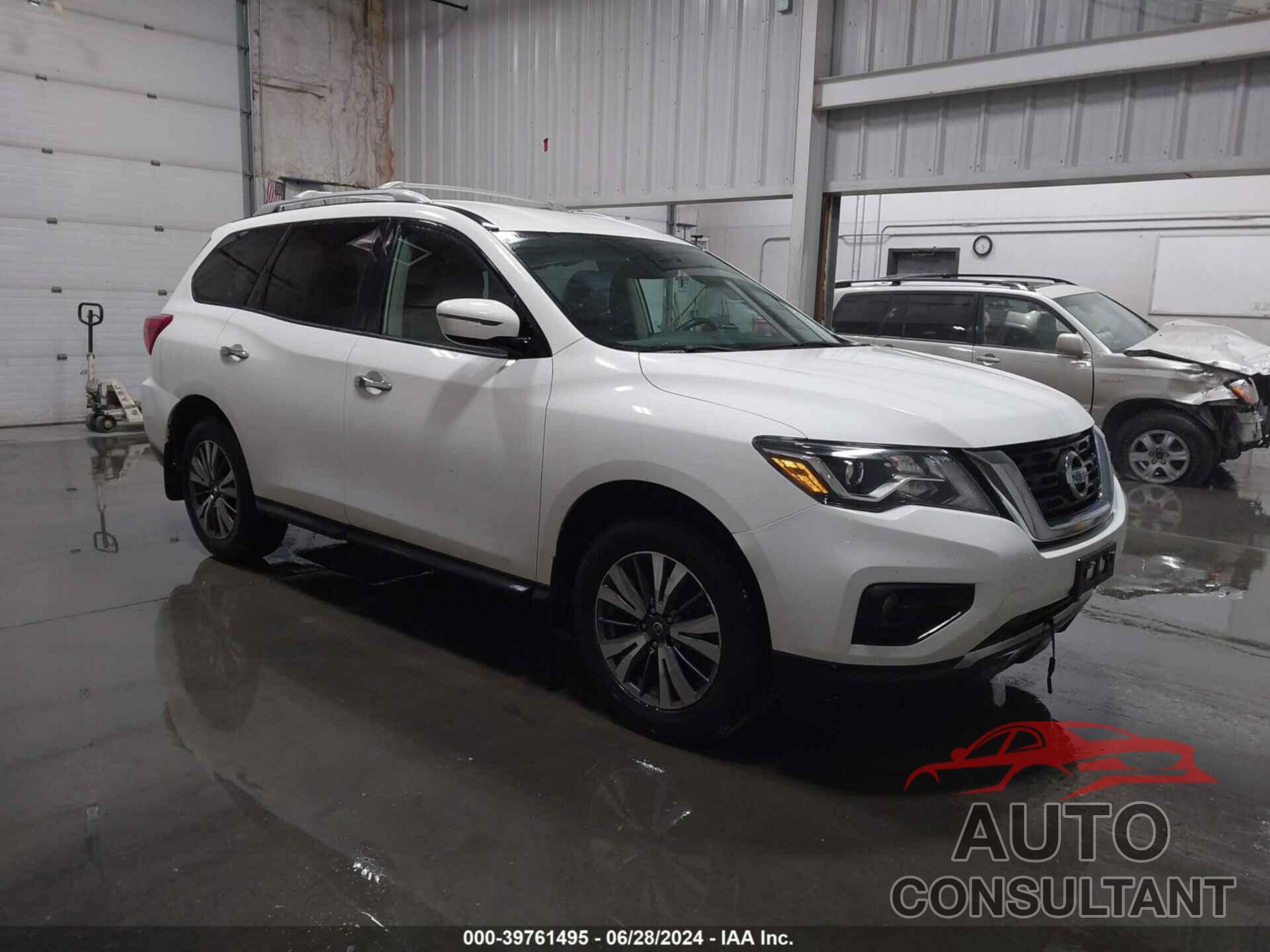 NISSAN PATHFINDER 2017 - 5N1DR2MM6HC649596