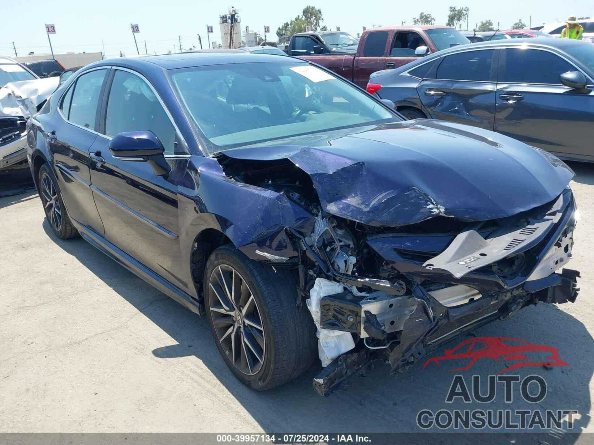 TOYOTA CAMRY 2021 - 4T1T11AK4MU523483
