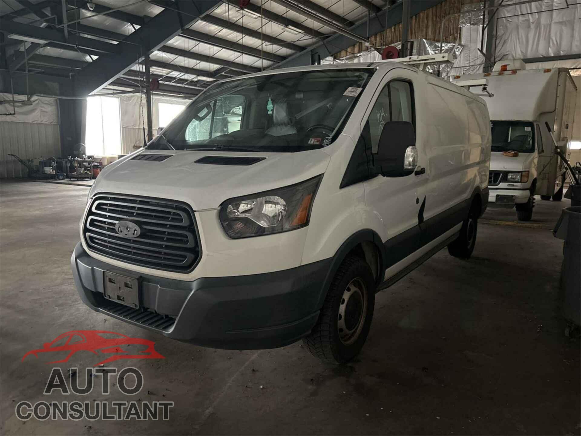 FORD TRANSIT 2017 - 1FTYR1YM5HKB49591