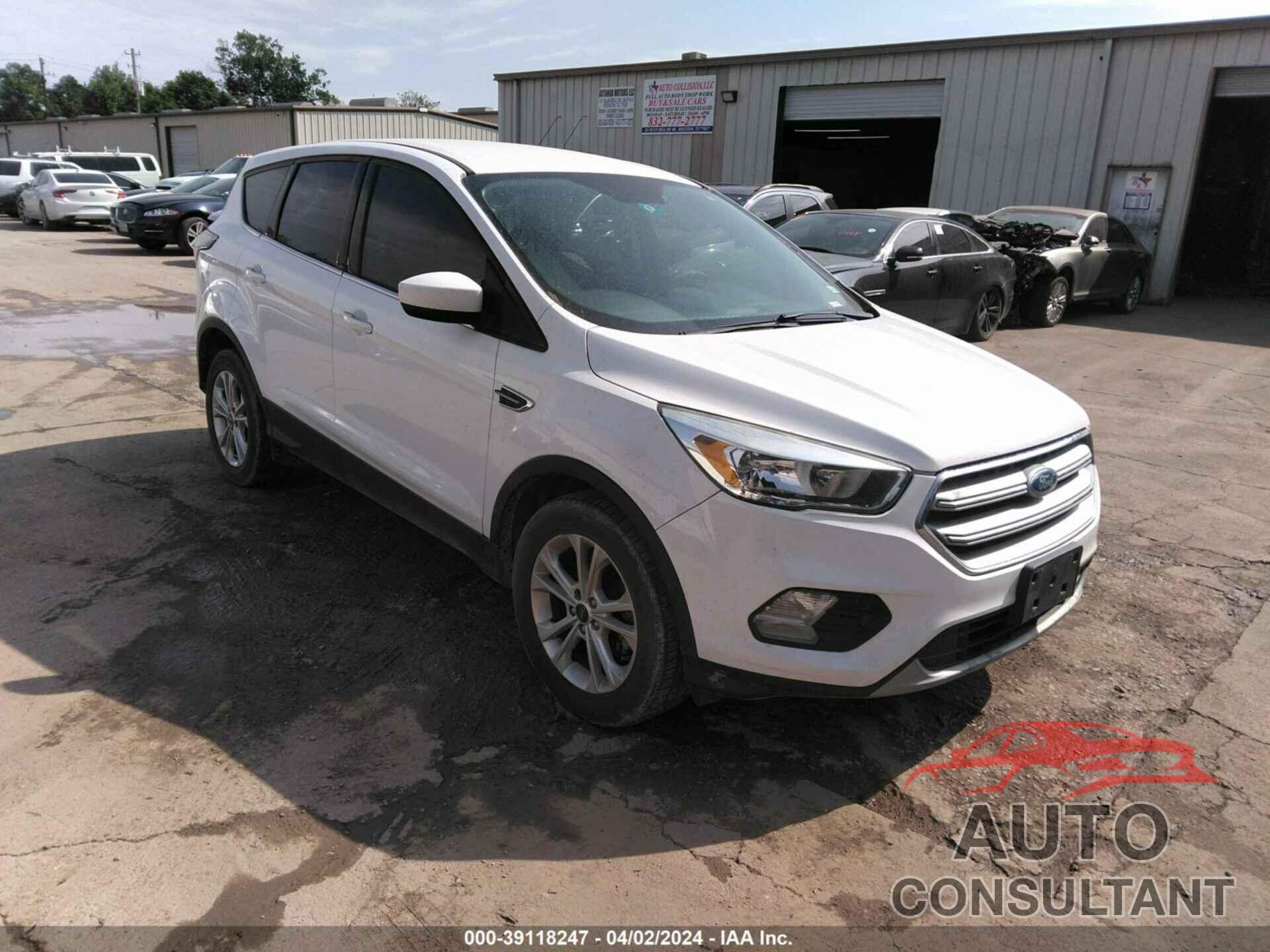 FORD ESCAPE 2017 - 1FMCU0GD7HUB15219