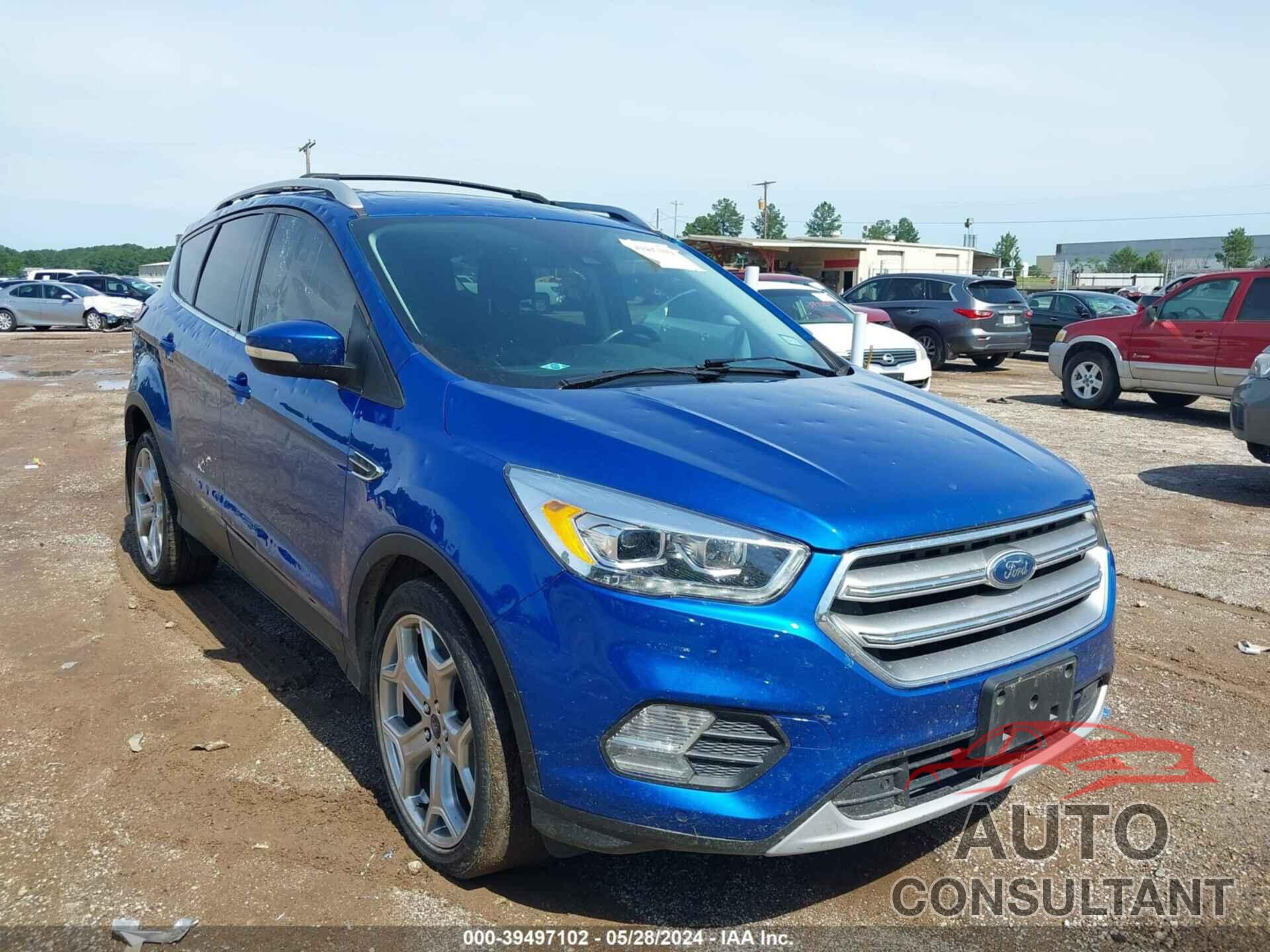 FORD ESCAPE 2017 - 1FMCU0J90HUD52901