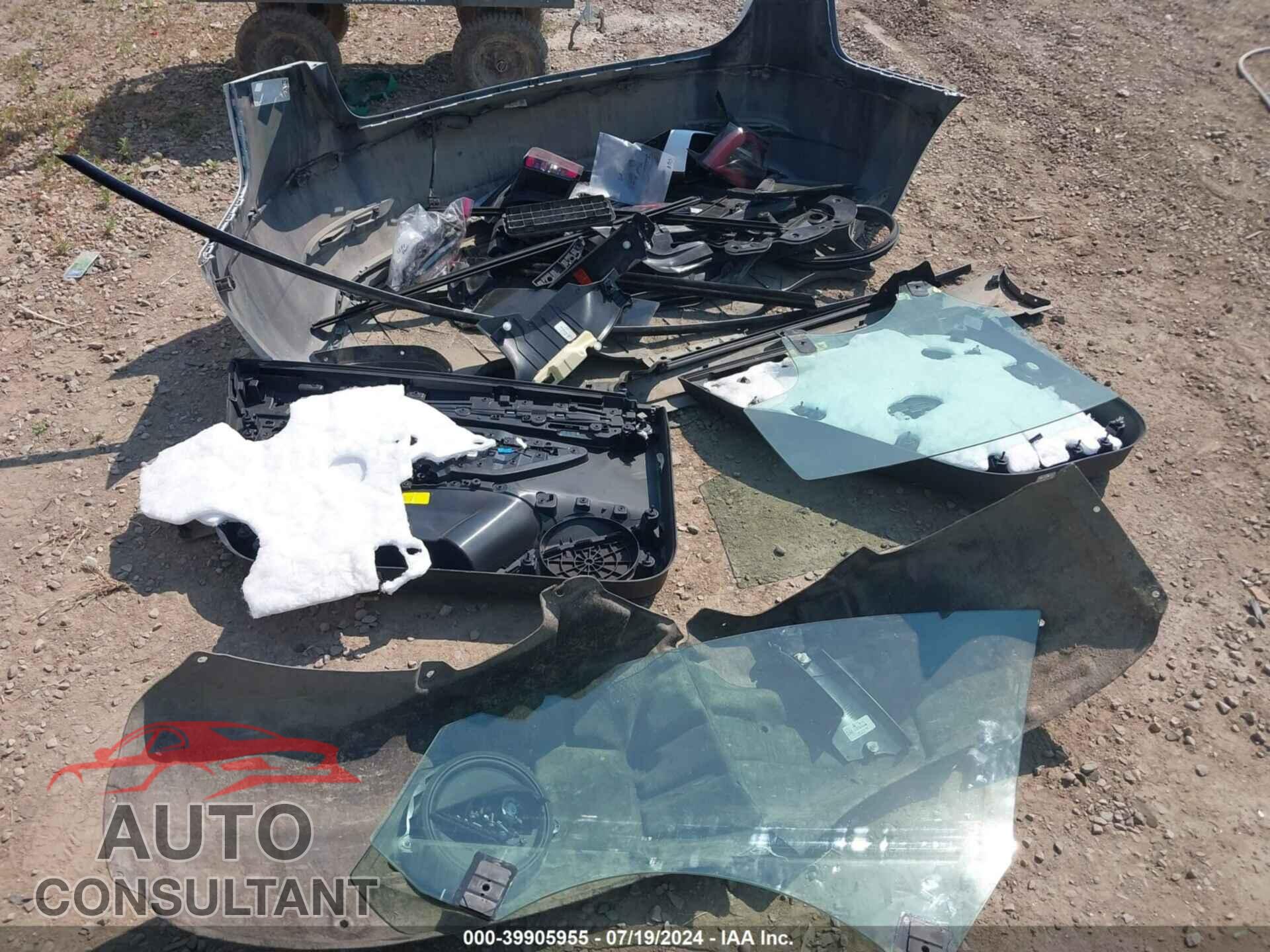 TESLA MODEL 3 2021 - 5YJ3E1EAXMF028143