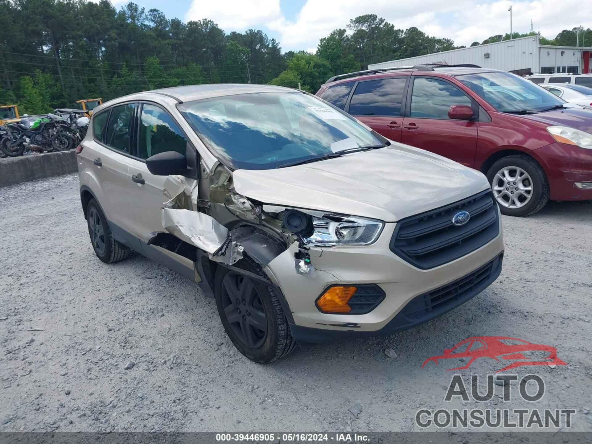 FORD ESCAPE 2017 - 1FMCU0F70HUC42440