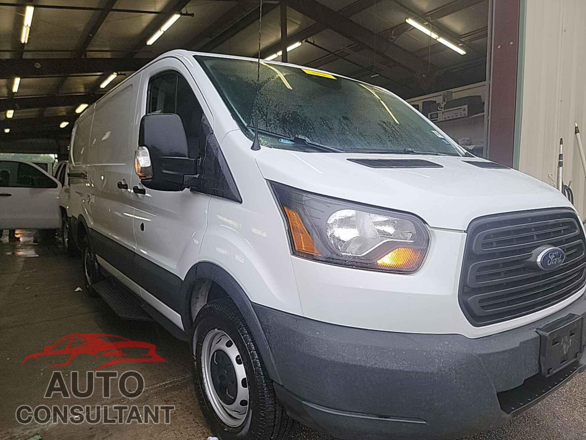FORD TRANSIT 2017 - 1FTYR1YM2HKB43554
