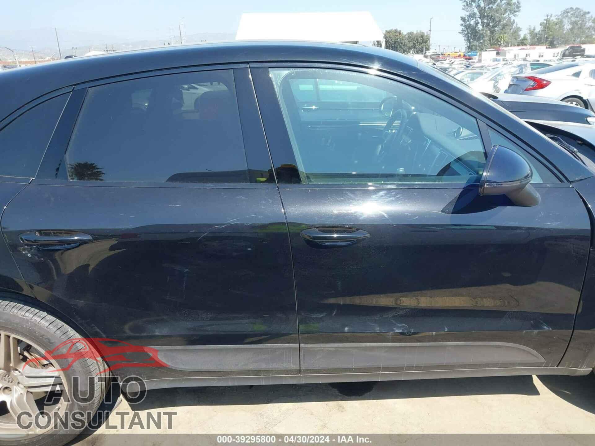 PORSCHE MACAN 2016 - WP1AB2A55GLB56756