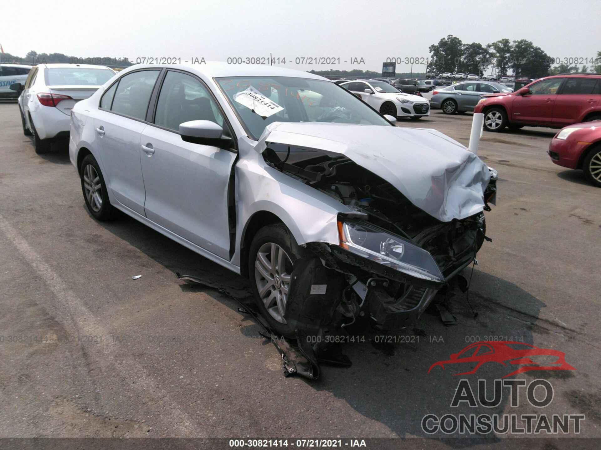 VOLKSWAGEN JETTA 2018 - 3VW2B7AJ2JM219203