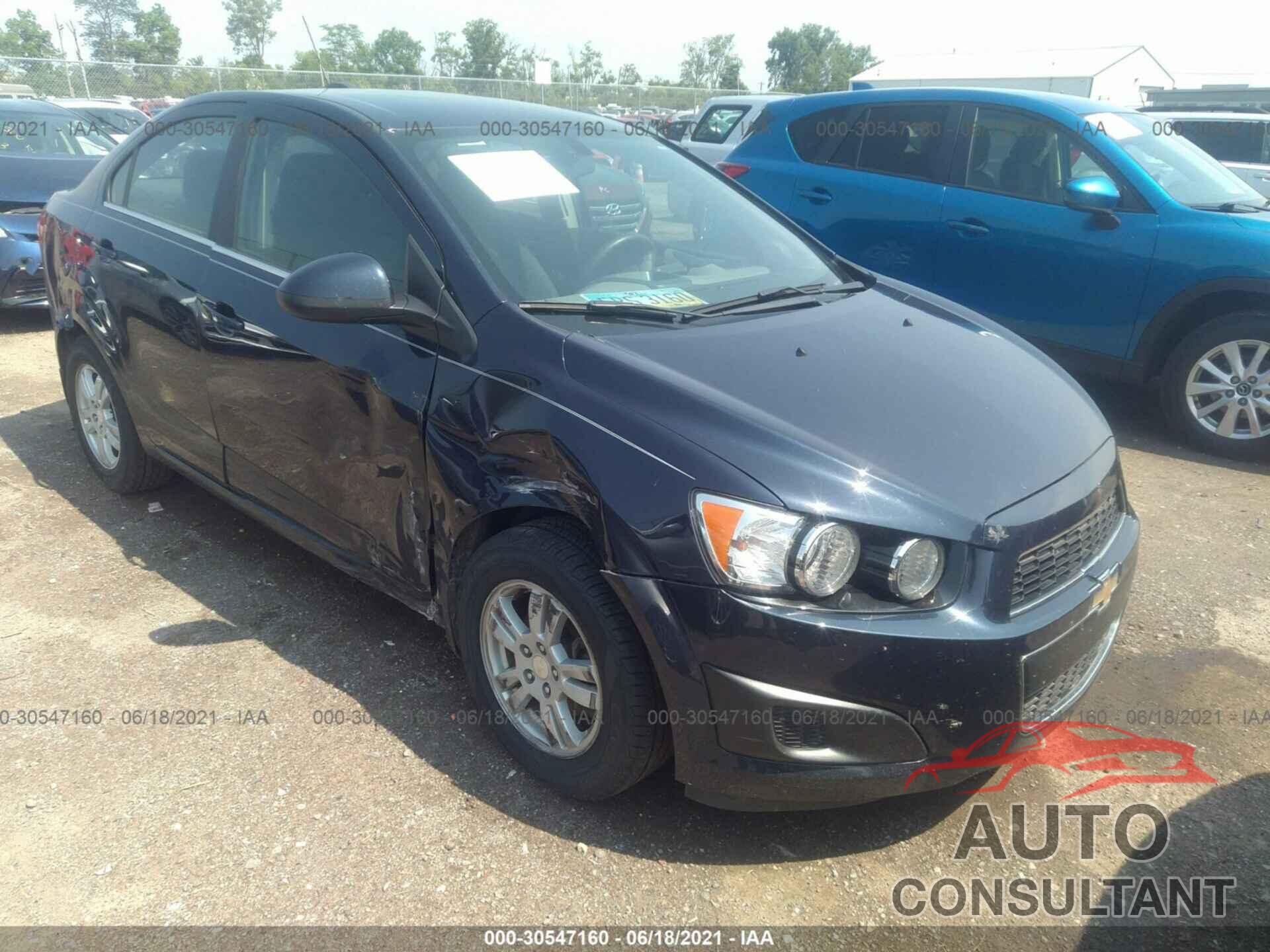 CHEVROLET SONIC 2016 - 1G1JC5SH1G4148407