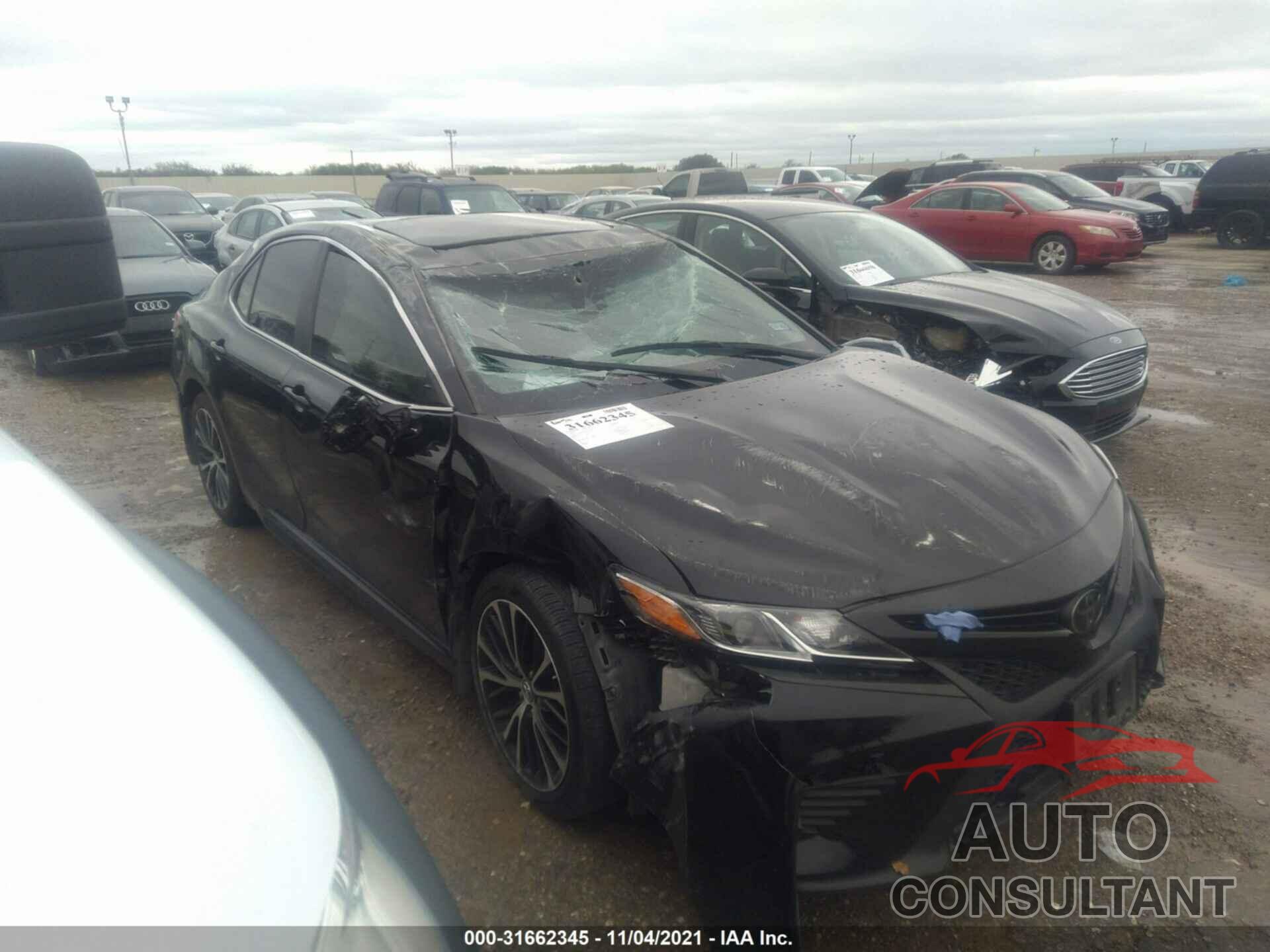 TOYOTA CAMRY 2018 - 4T1B11HK6JU620178