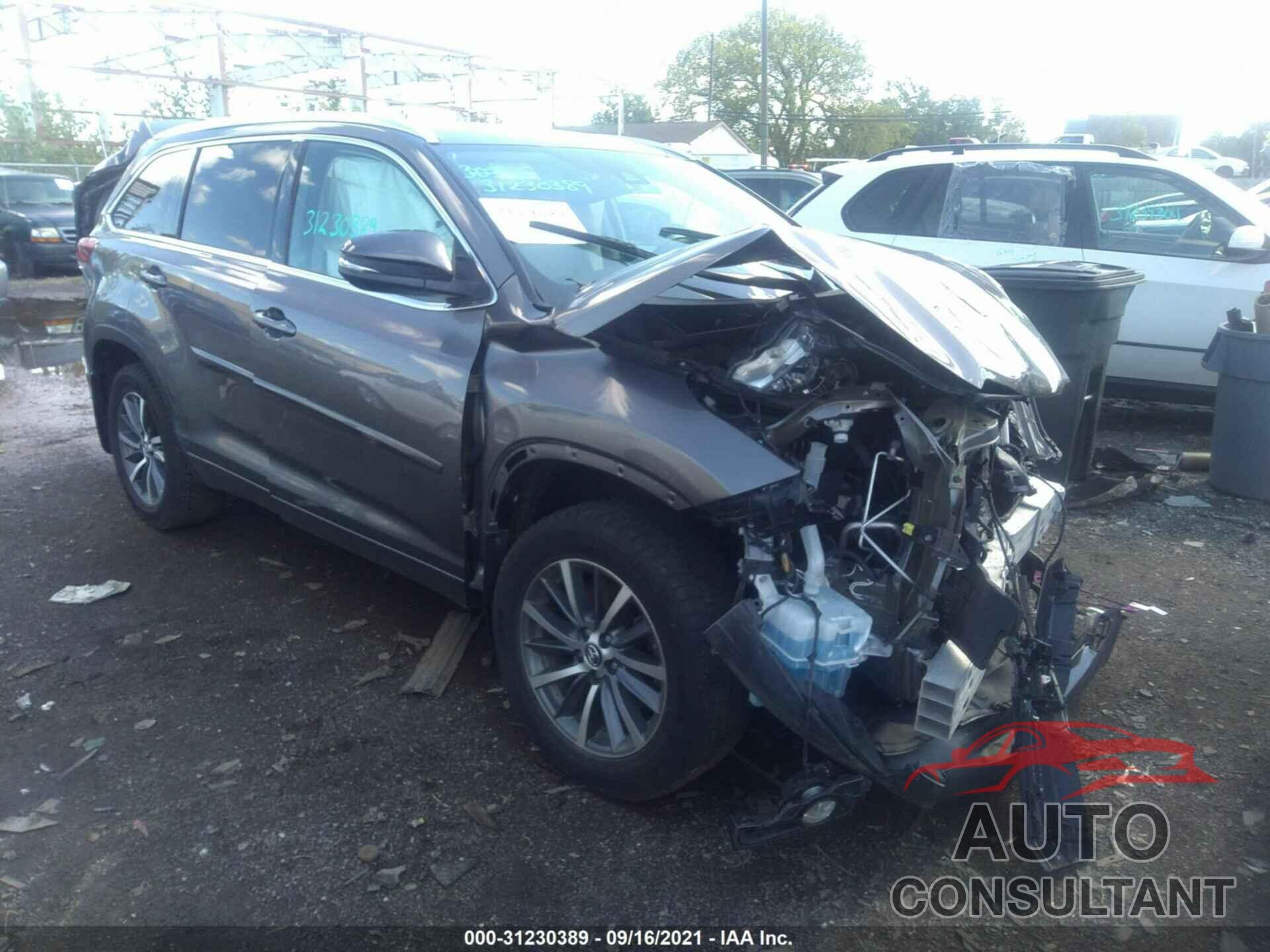 TOYOTA HIGHLANDER 2018 - 5TDJZRFH2JS528648