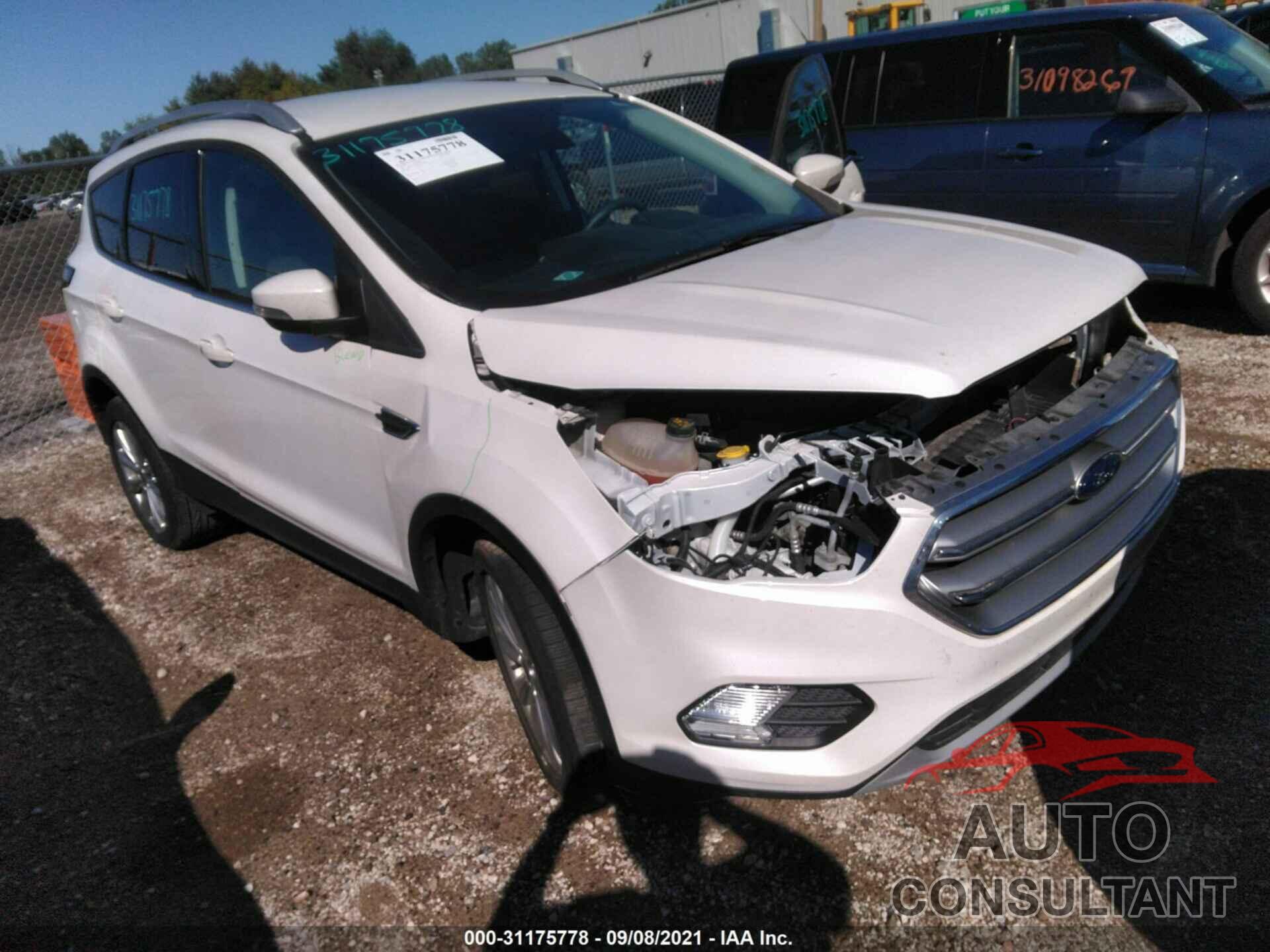 FORD ESCAPE 2017 - 1FMCU0J94HUF05893