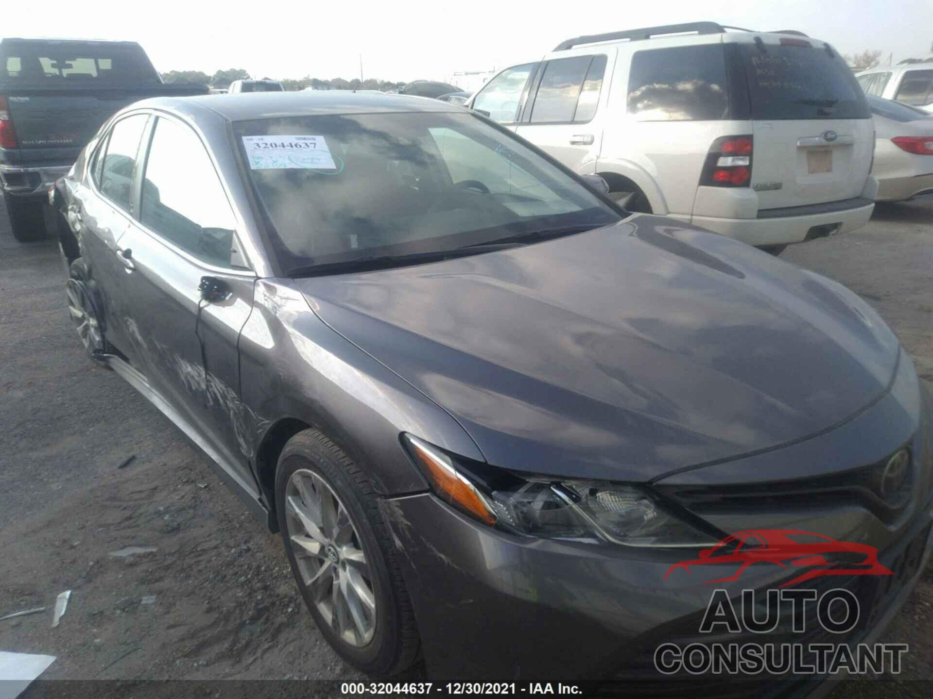 TOYOTA CAMRY 2018 - 4T1B11HK7JU069131