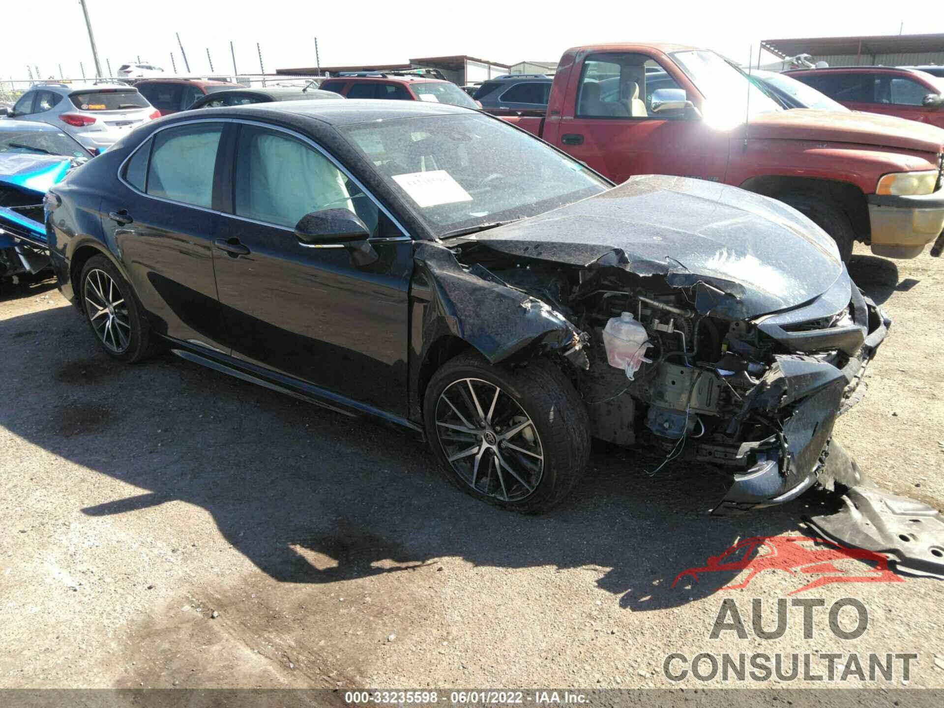 TOYOTA CAMRY 2021 - 4T1T11AK4MU545984