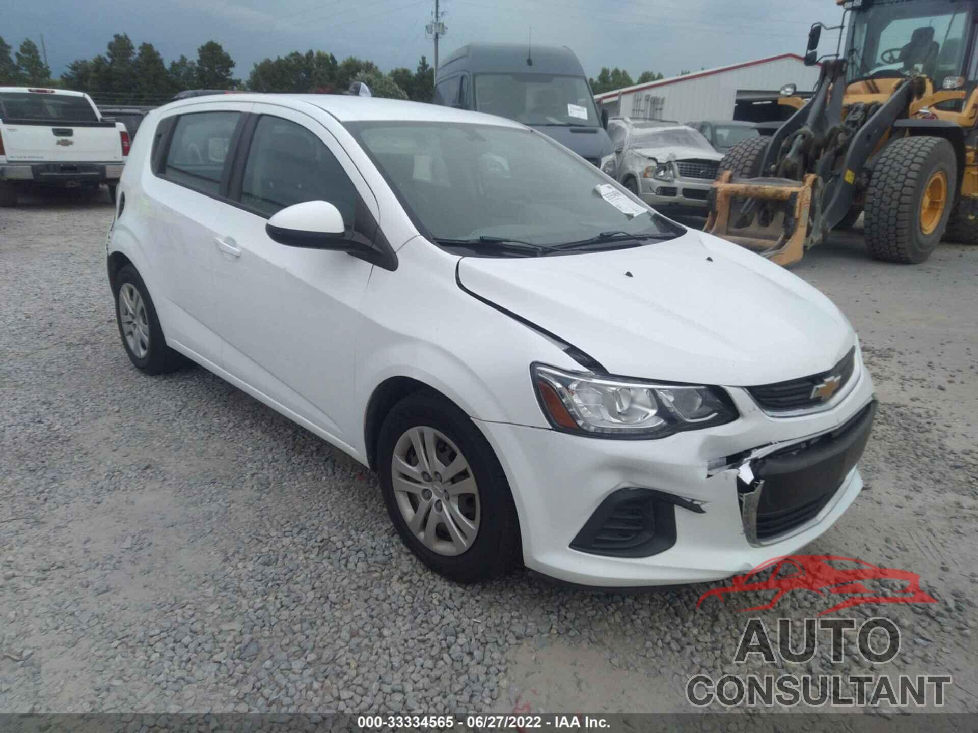 CHEVROLET SONIC 2017 - 1G1JG6SH4H4174284