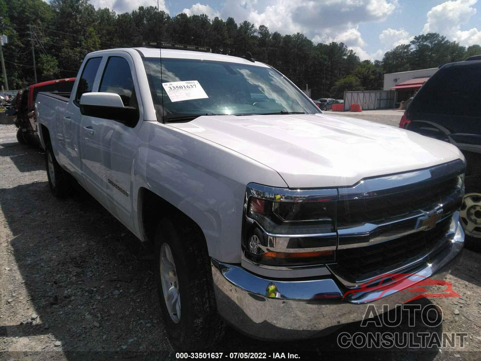 CHEVROLET SILVERADO 1500 2018 - 1GCRCREH1JZ153713