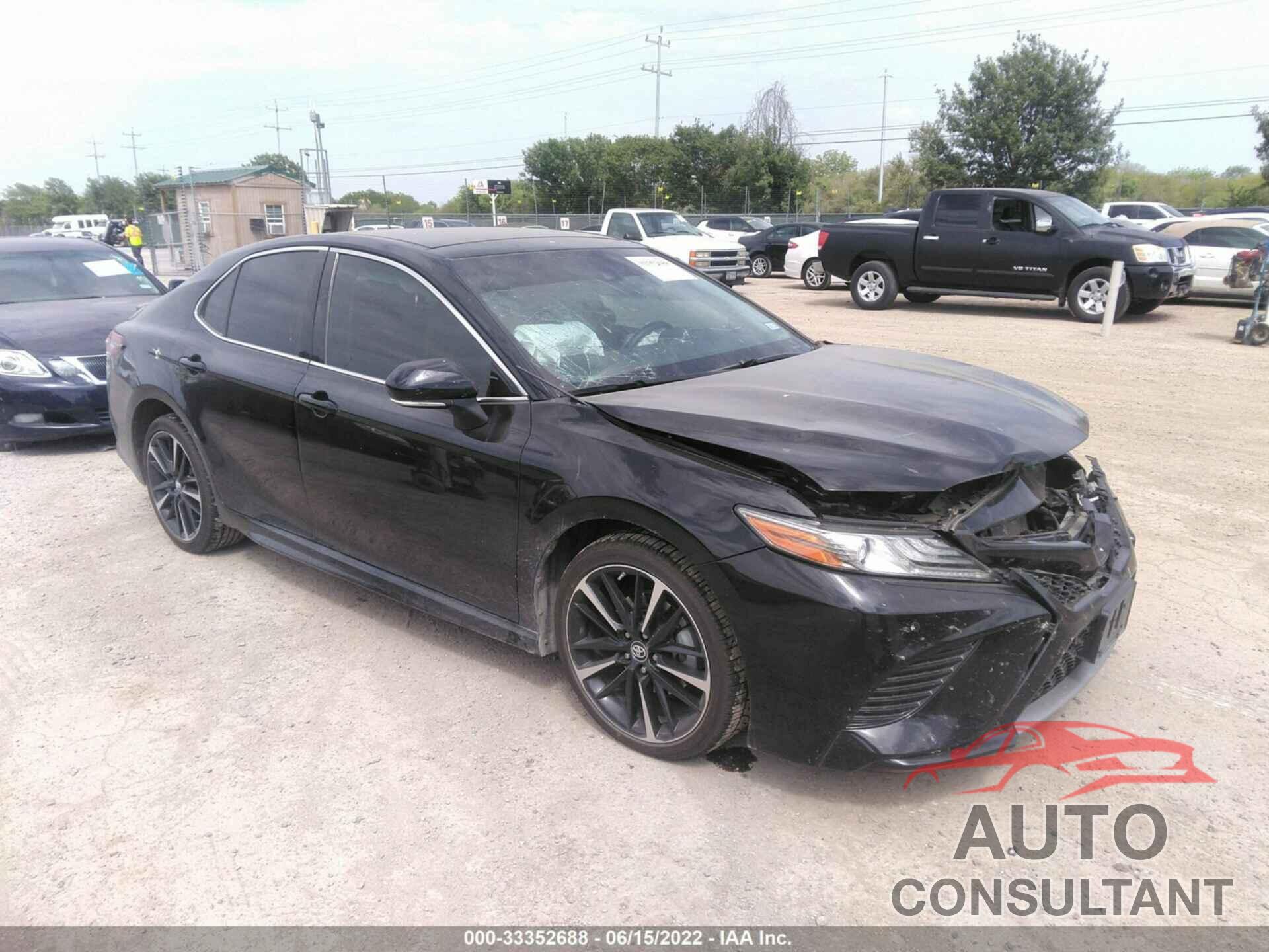 TOYOTA CAMRY 2018 - 4T1B61HK6JU103688