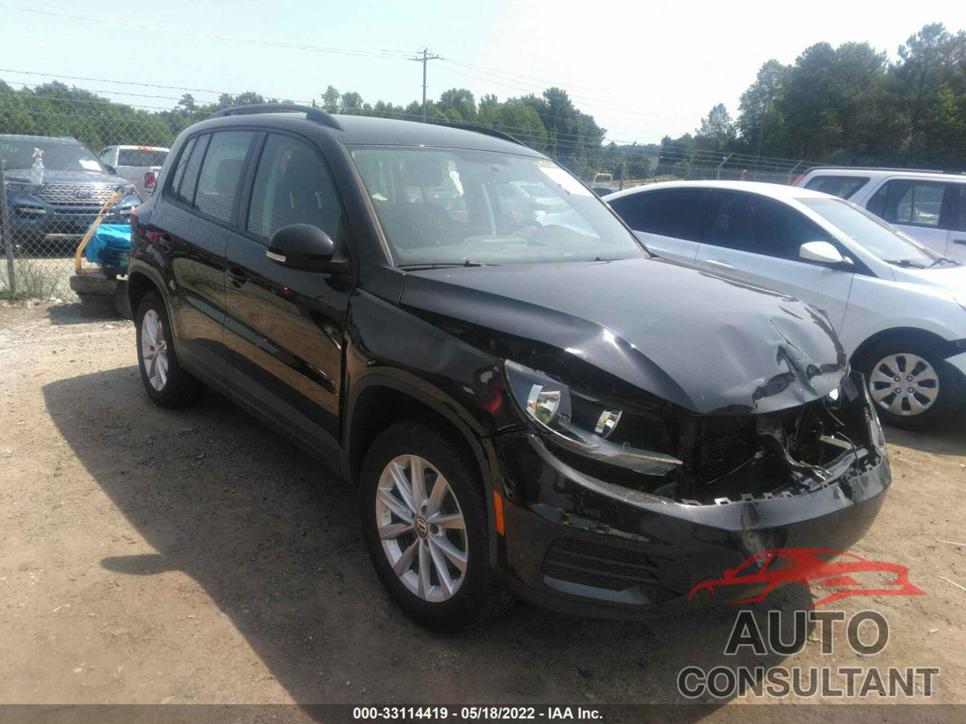 VOLKSWAGEN TIGUAN 2017 - WVGAV7AX3HK053183