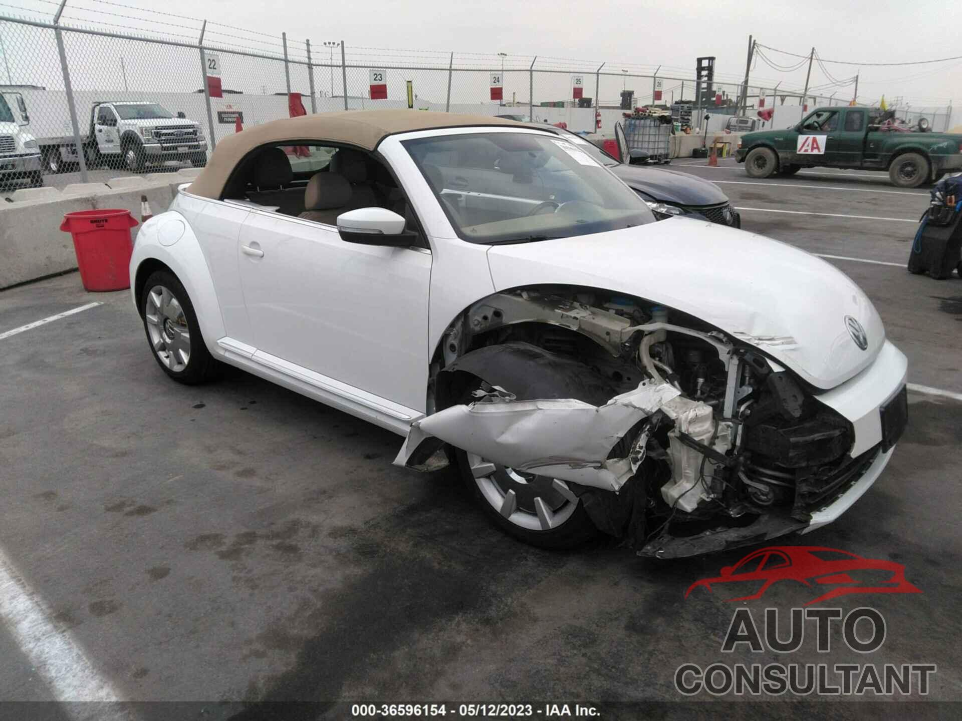 VOLKSWAGEN BEETLE CONVERTIBLE 2015 - 3VW517ATXFM818990