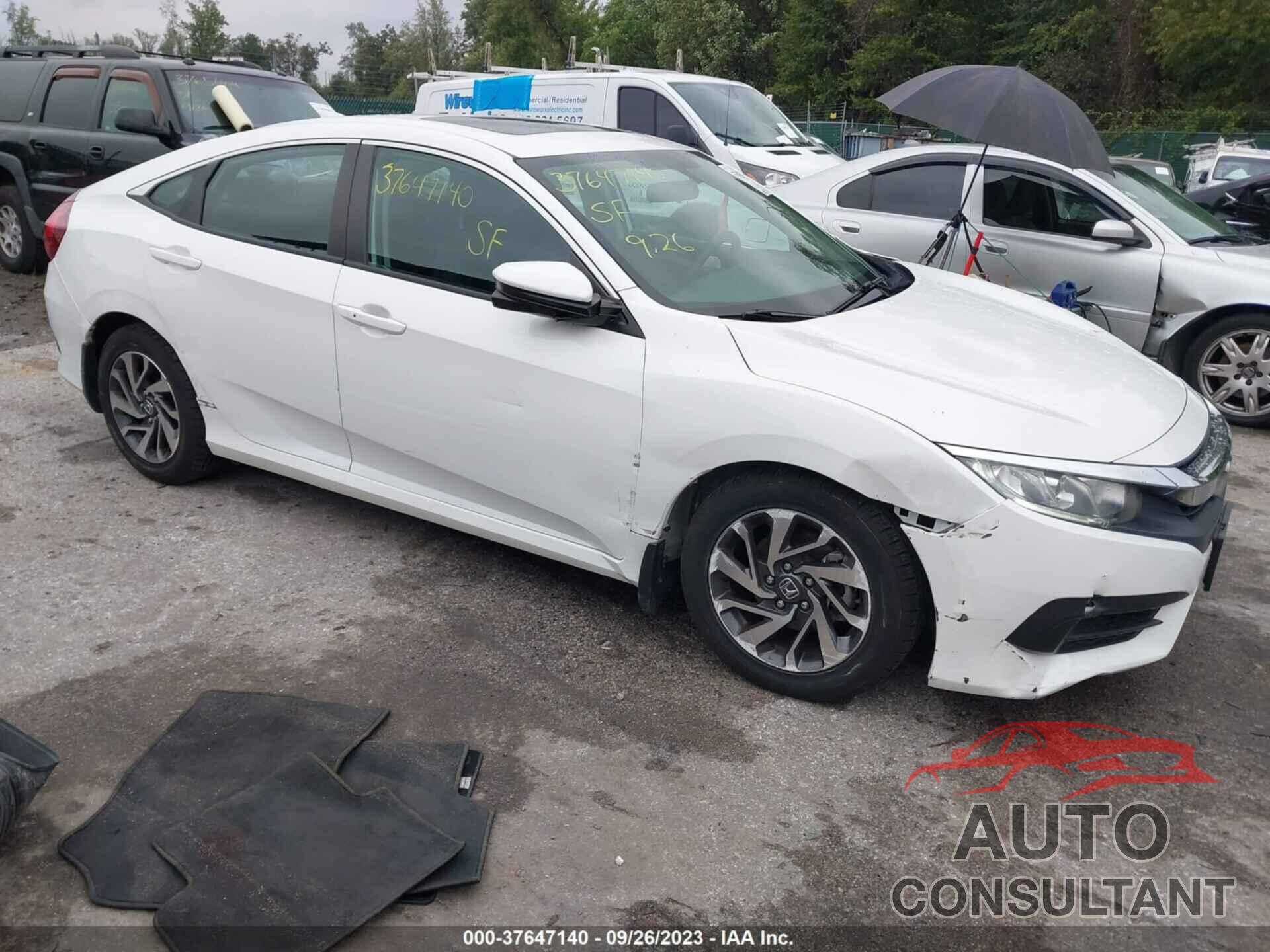 HONDA CIVIC 2018 - 2HGFC2F72JH565317