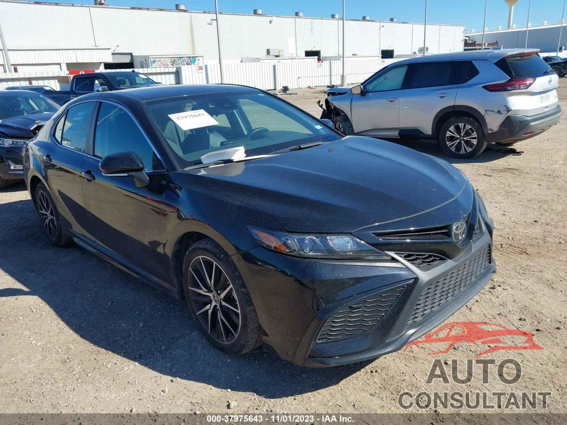 TOYOTA CAMRY 2022 - 4T1G11AKXNU075155