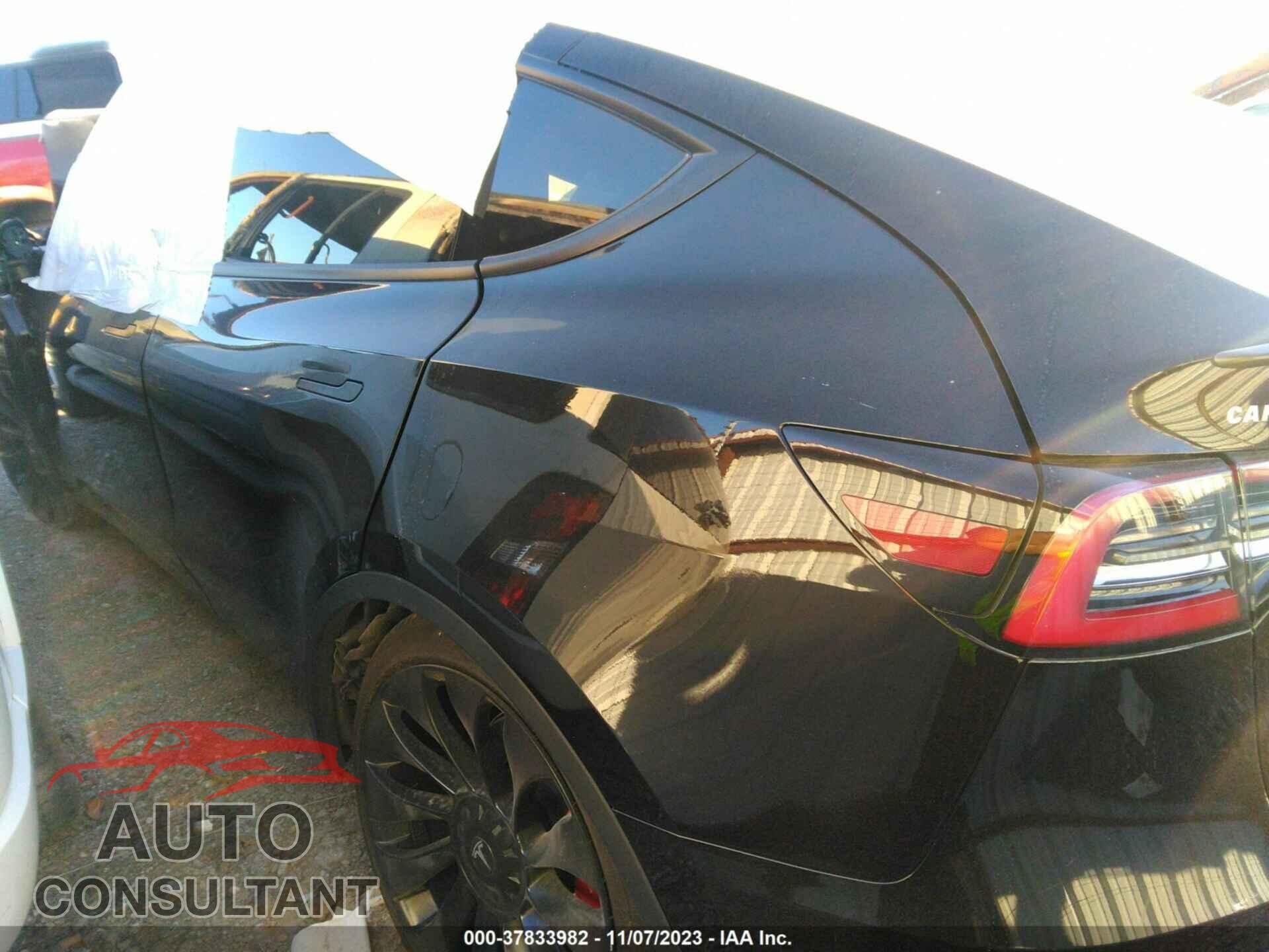 TESLA MODEL Y 2020 - 5YJYGDEF9LF012303