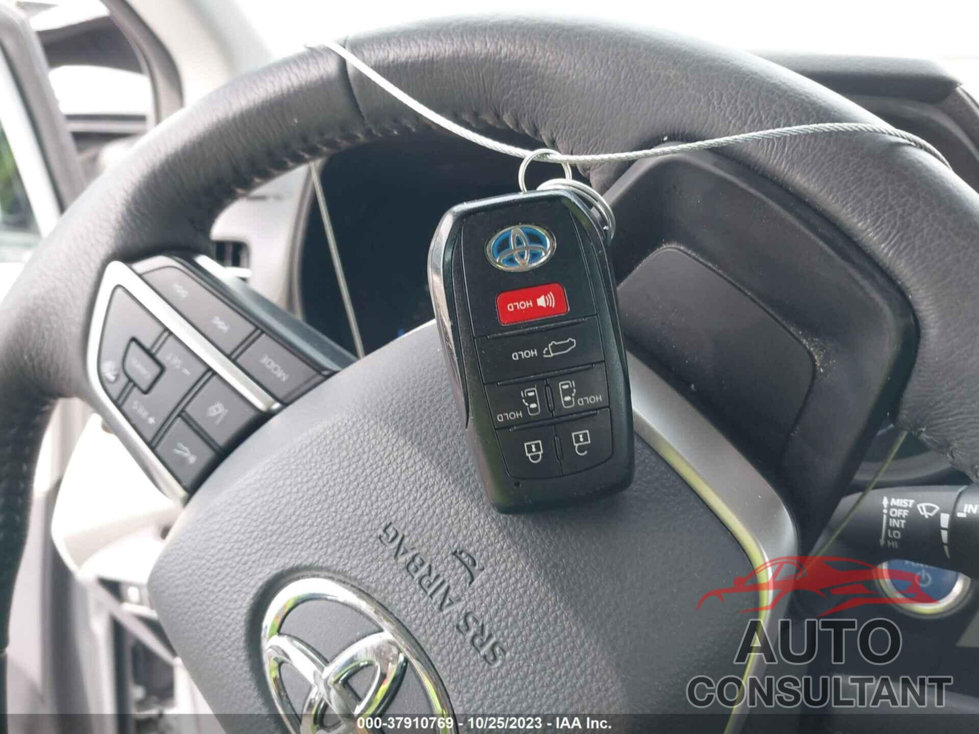 TOYOTA SIENNA 2022 - 5TDYRKECXNS078040