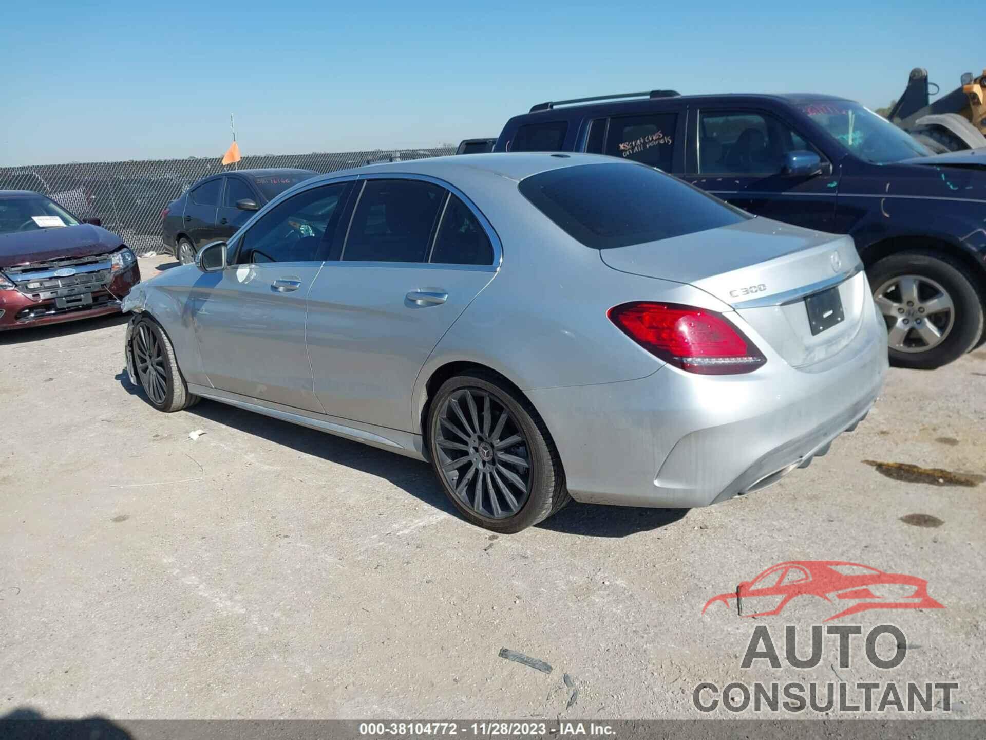 MERCEDES-BENZ C 300 2019 - 55SWF8DBXKU308007