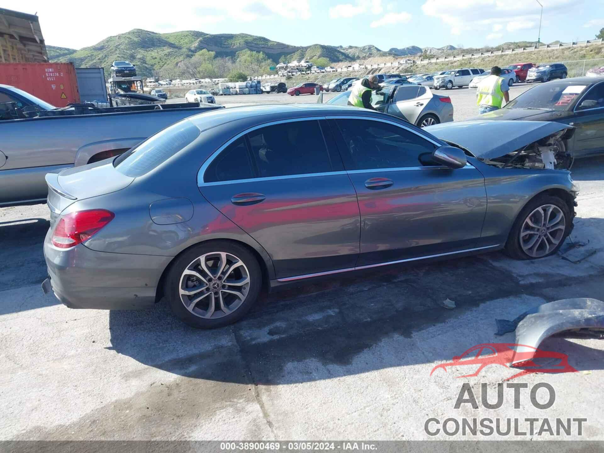 MERCEDES-BENZ C 300 2018 - 55SWF4JB2JU244072