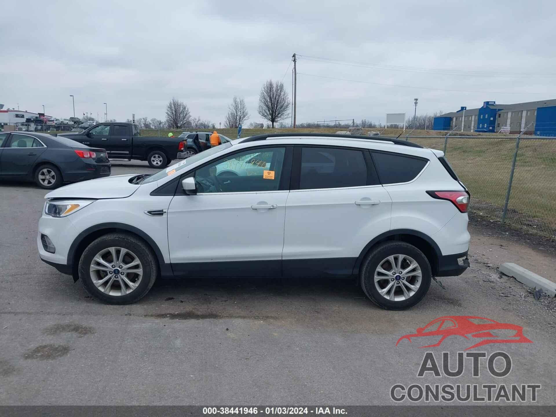 FORD ESCAPE 2018 - 1FMCU0GD0JUD20743