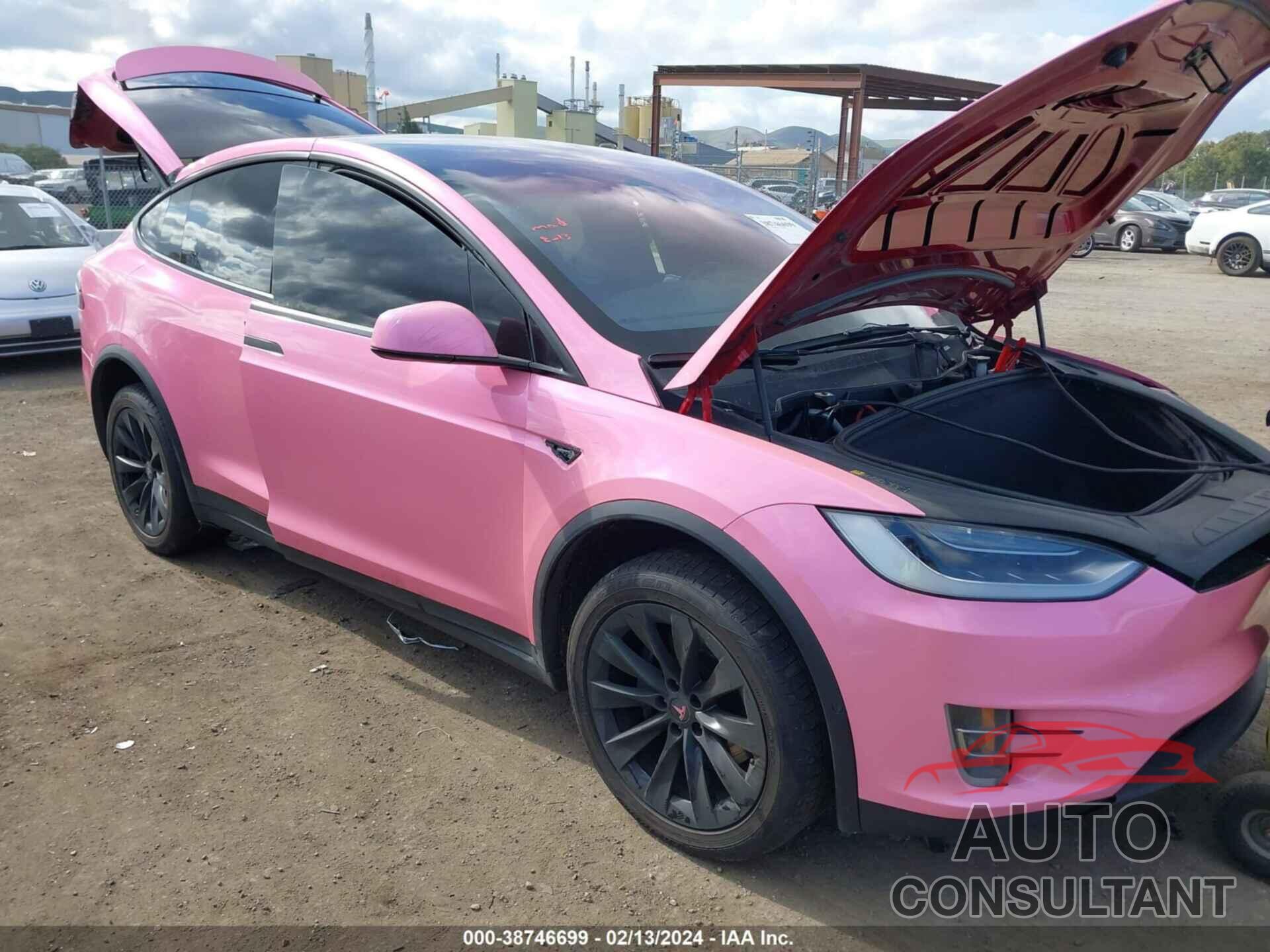 TESLA MODEL X 2017 - 5YJXCBE26HF055741