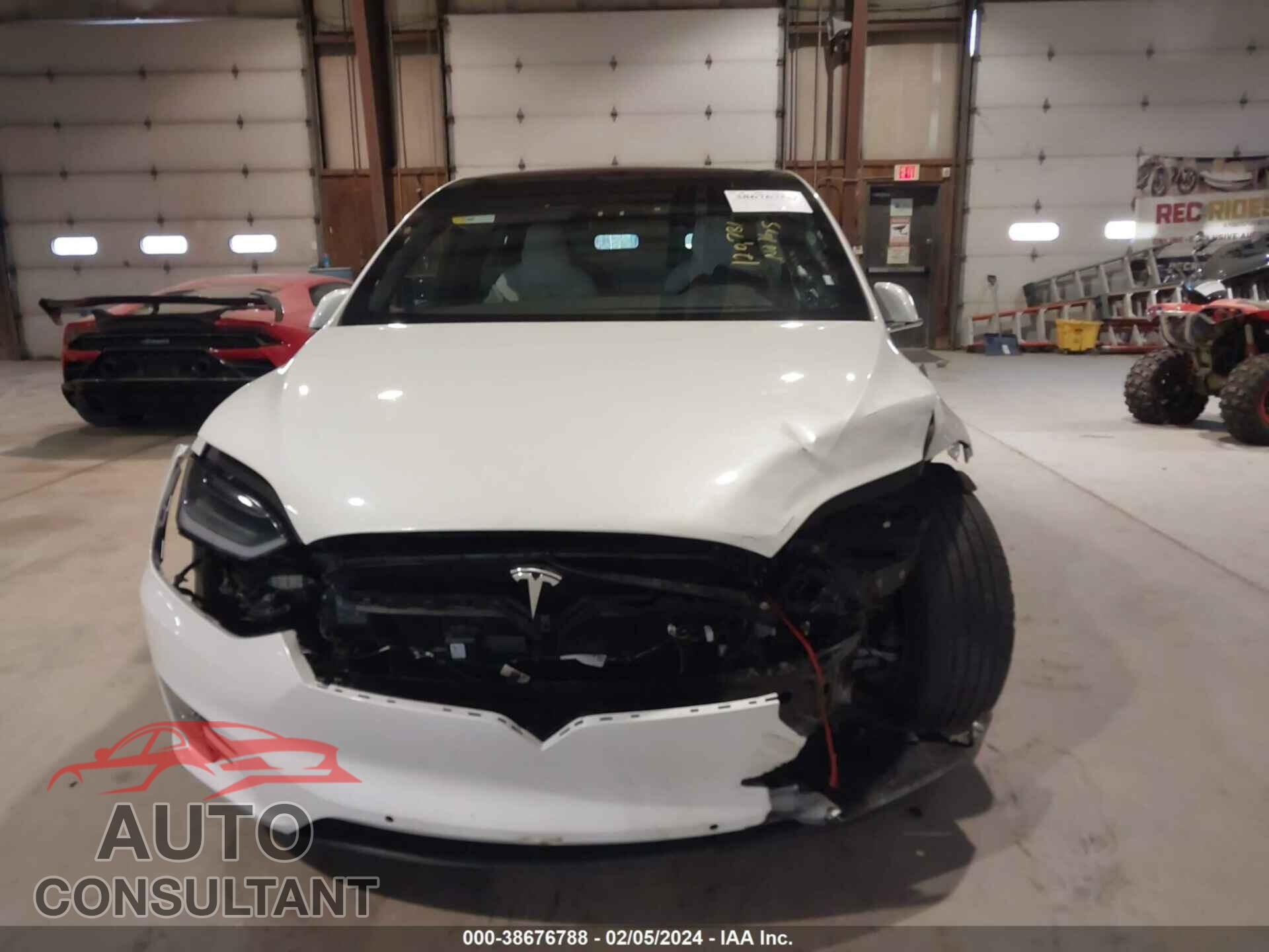 TESLA MODEL X 2017 - 5YJXCAE21HF070206