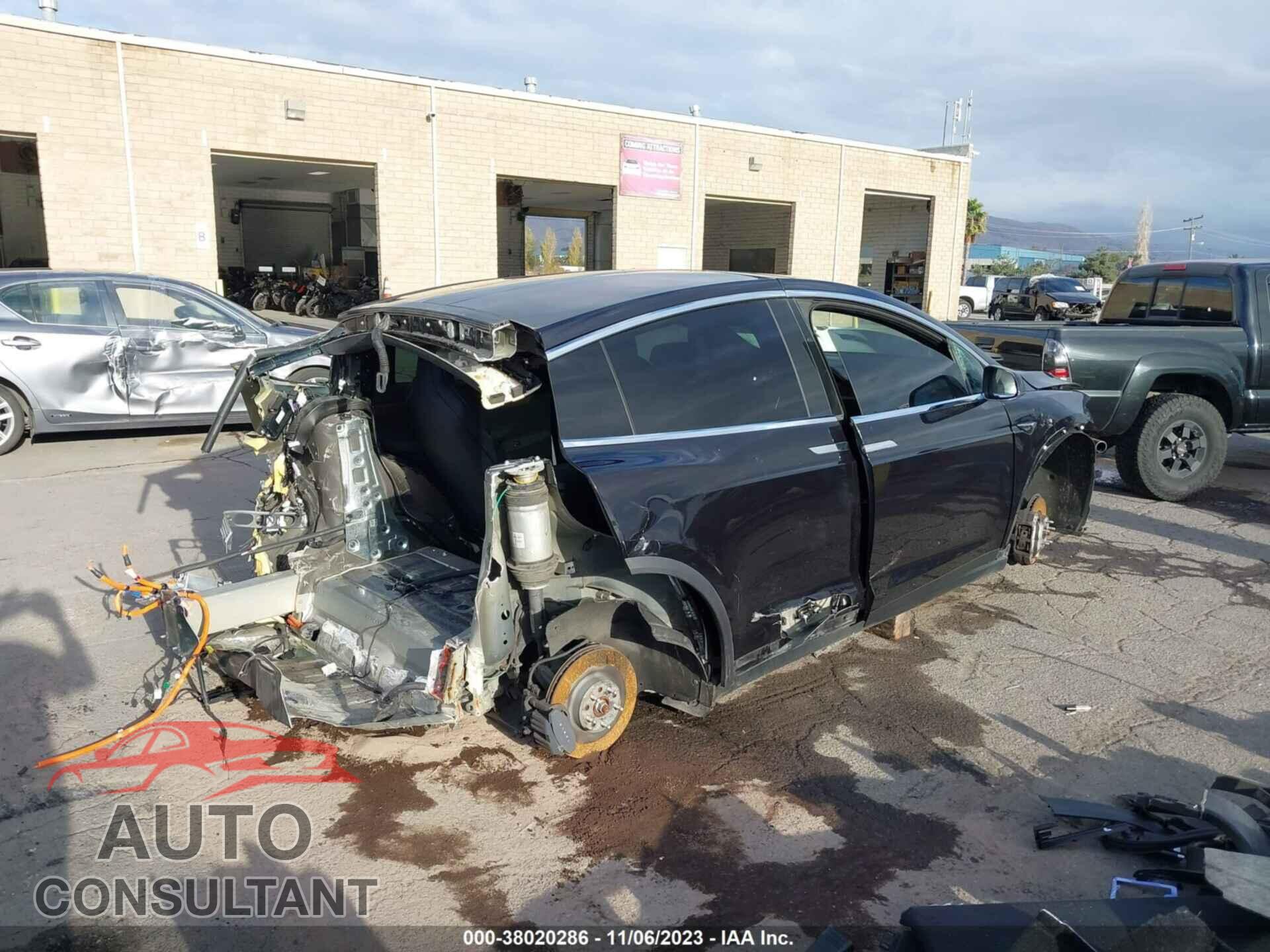 TESLA MODEL X 2017 - 5YJXCBE29HF071108
