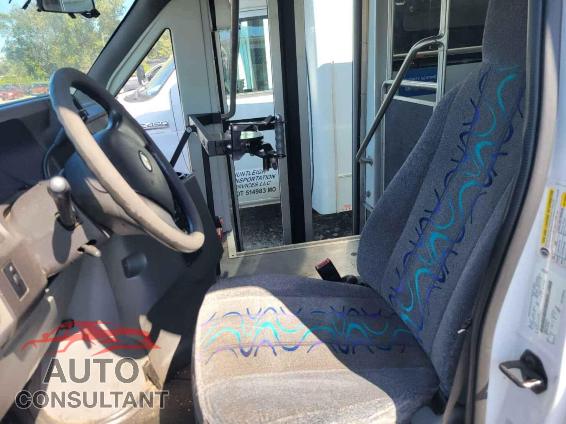 FORD E-450 CUTAWAY 2017 - 1FDFE4FS4HDC32001