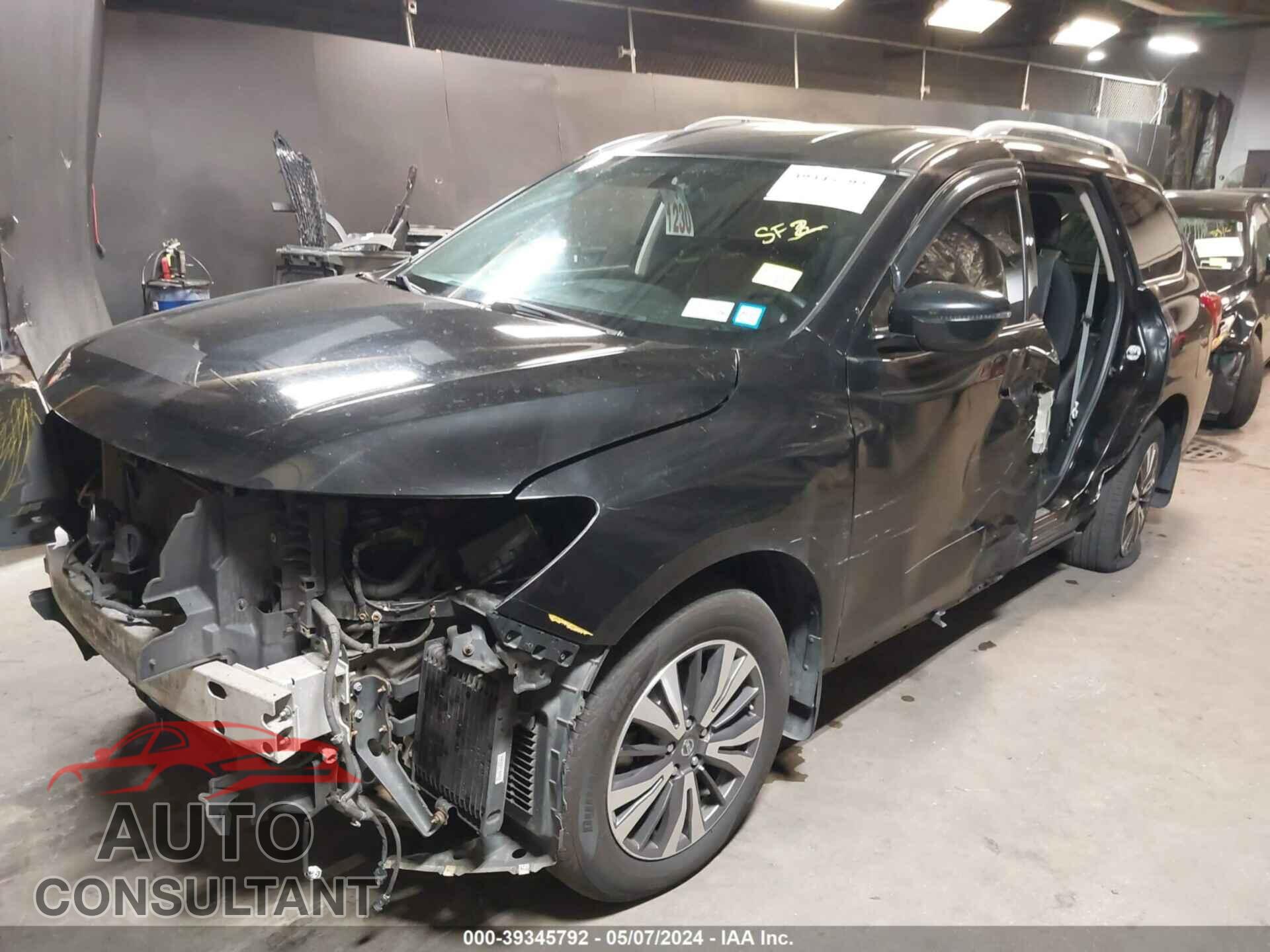 NISSAN PATHFINDER 2017 - 5N1DR2MM5HC629727