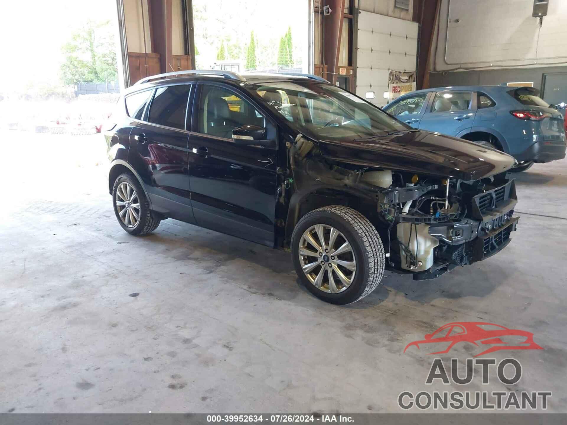 FORD ESCAPE 2017 - 1FMCU9J95HUA86635