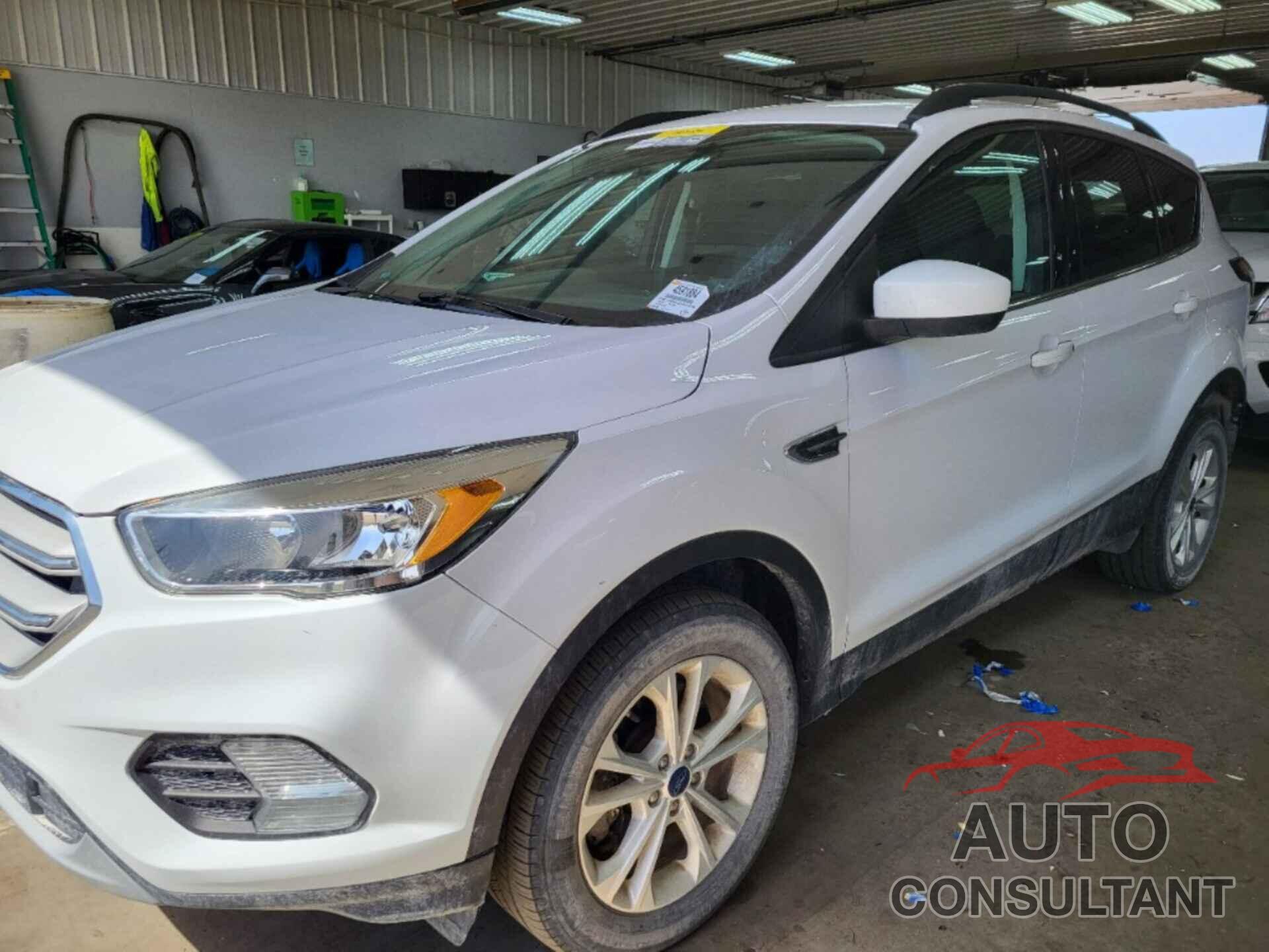 FORD ESCAPE 2018 - 1FMCU9GD1JUB17476